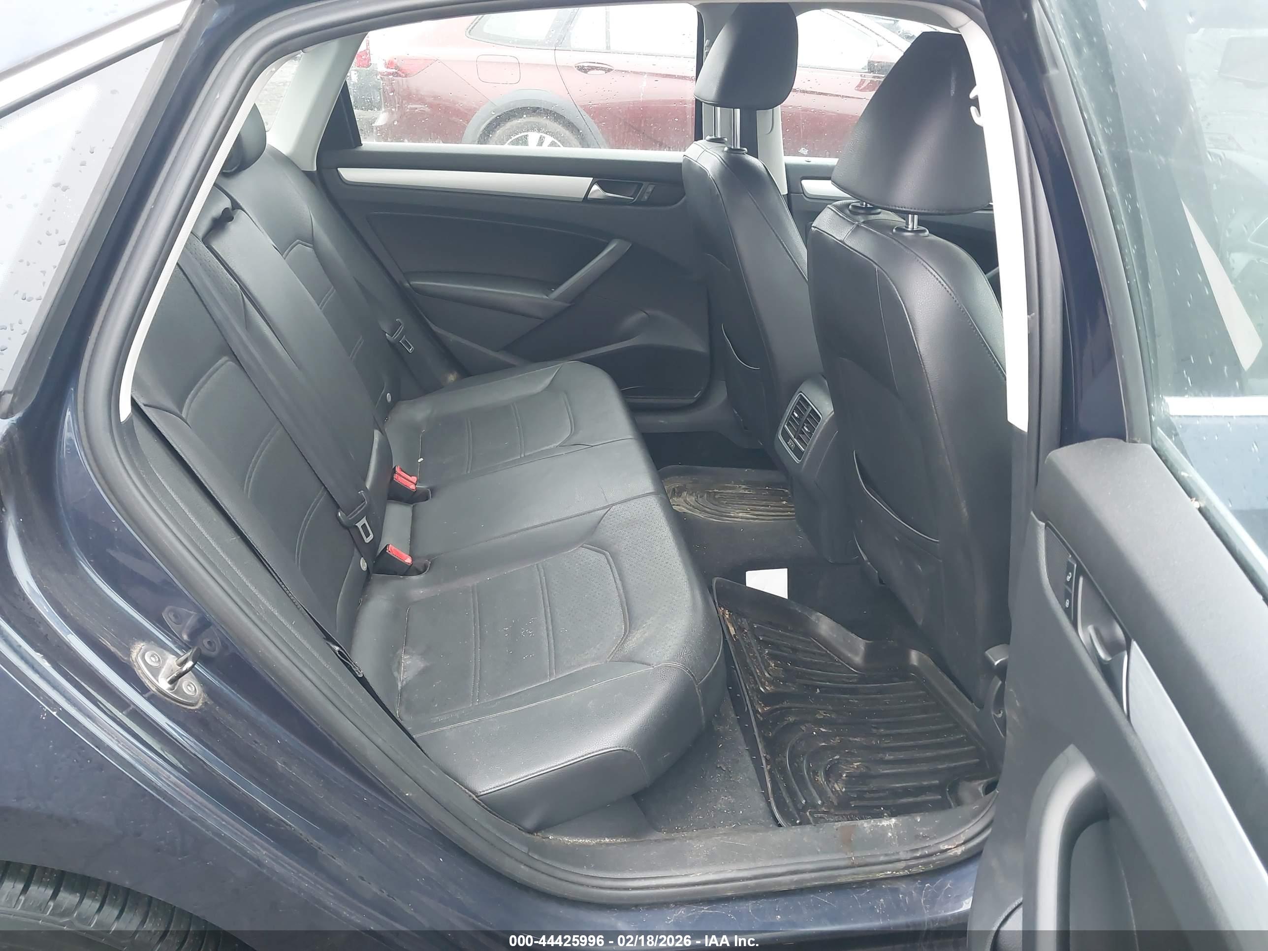 VOLKSWAGEN PASSAT image 8