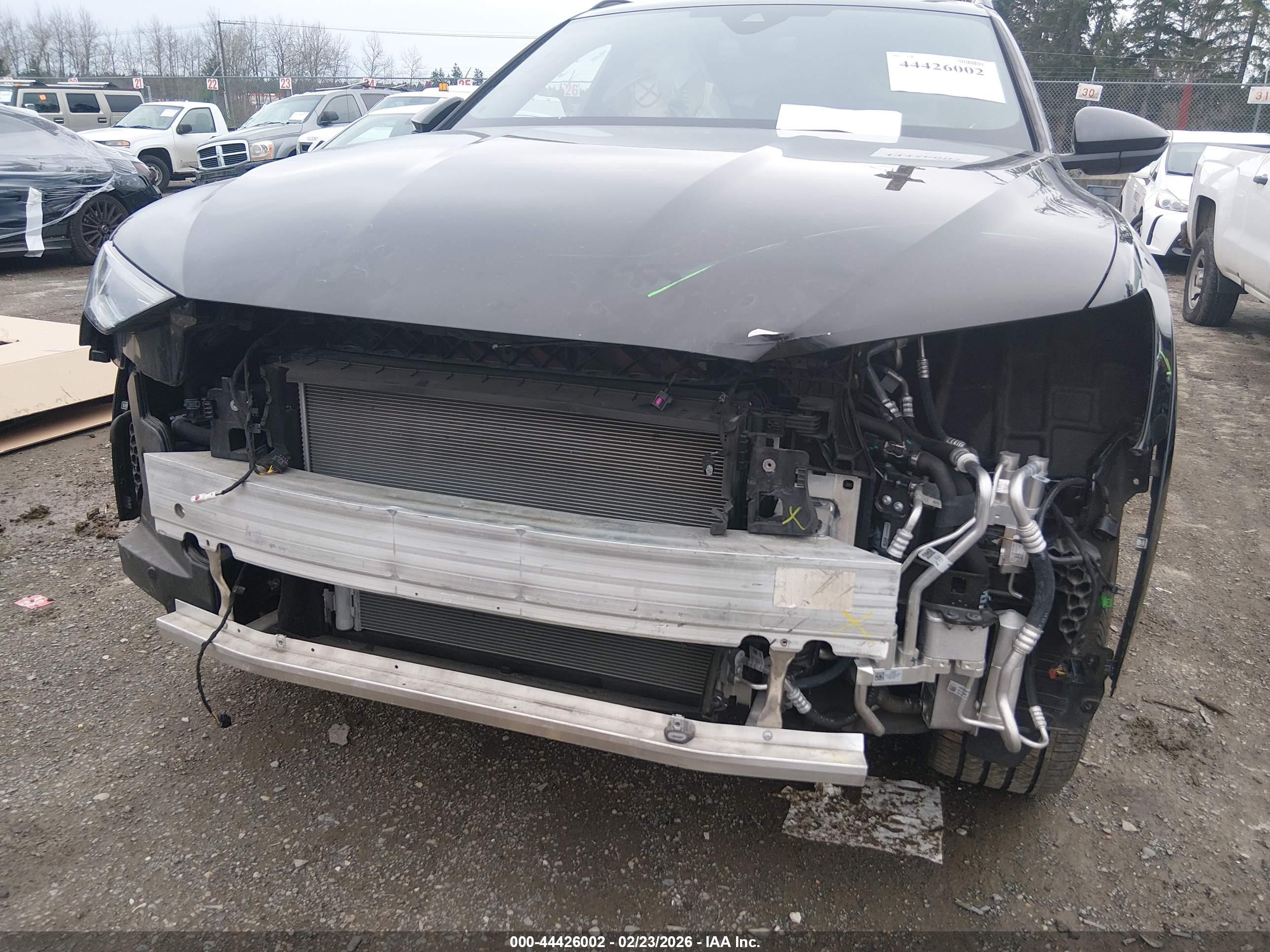 AUDI Q8 image 6