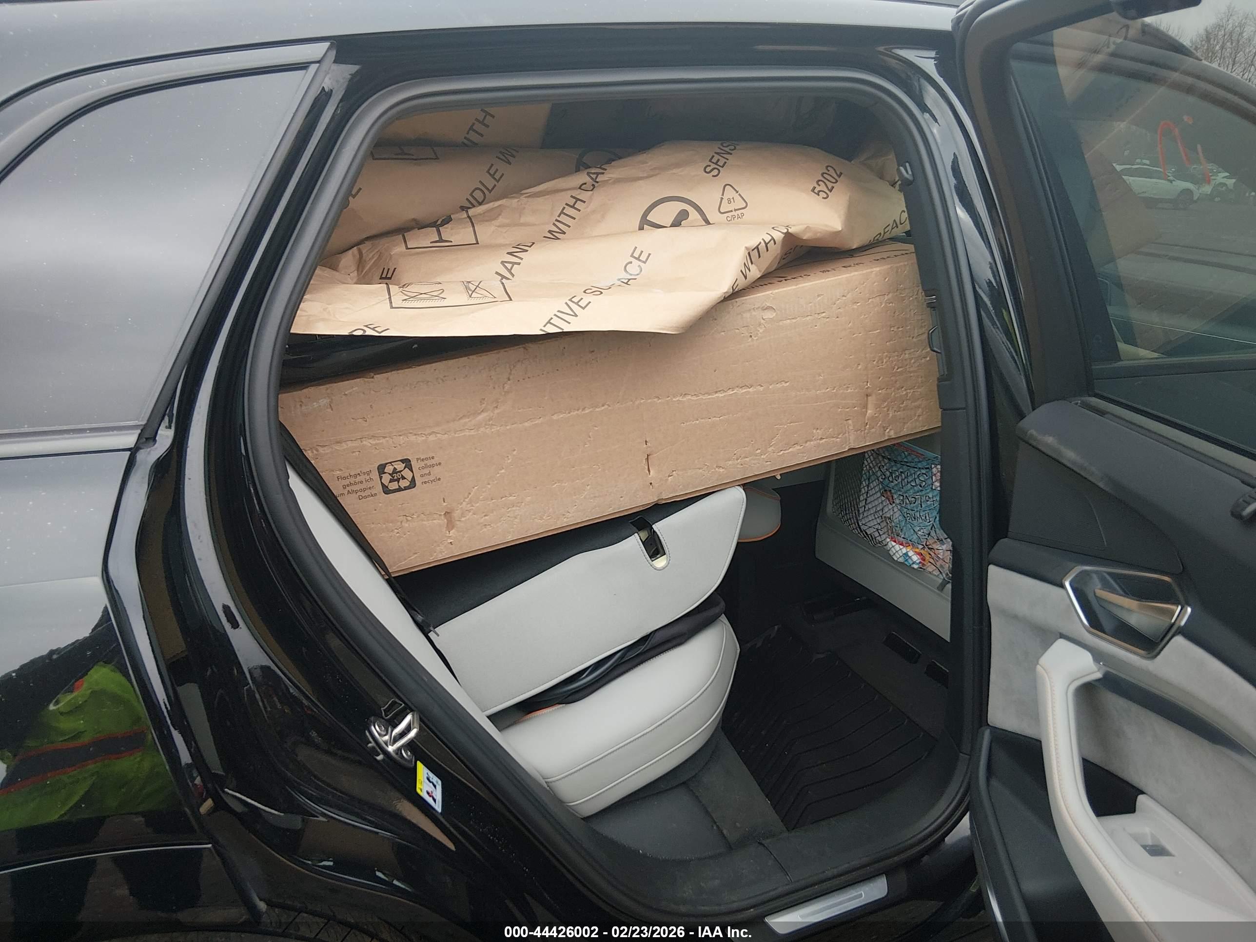 AUDI Q8 image 8