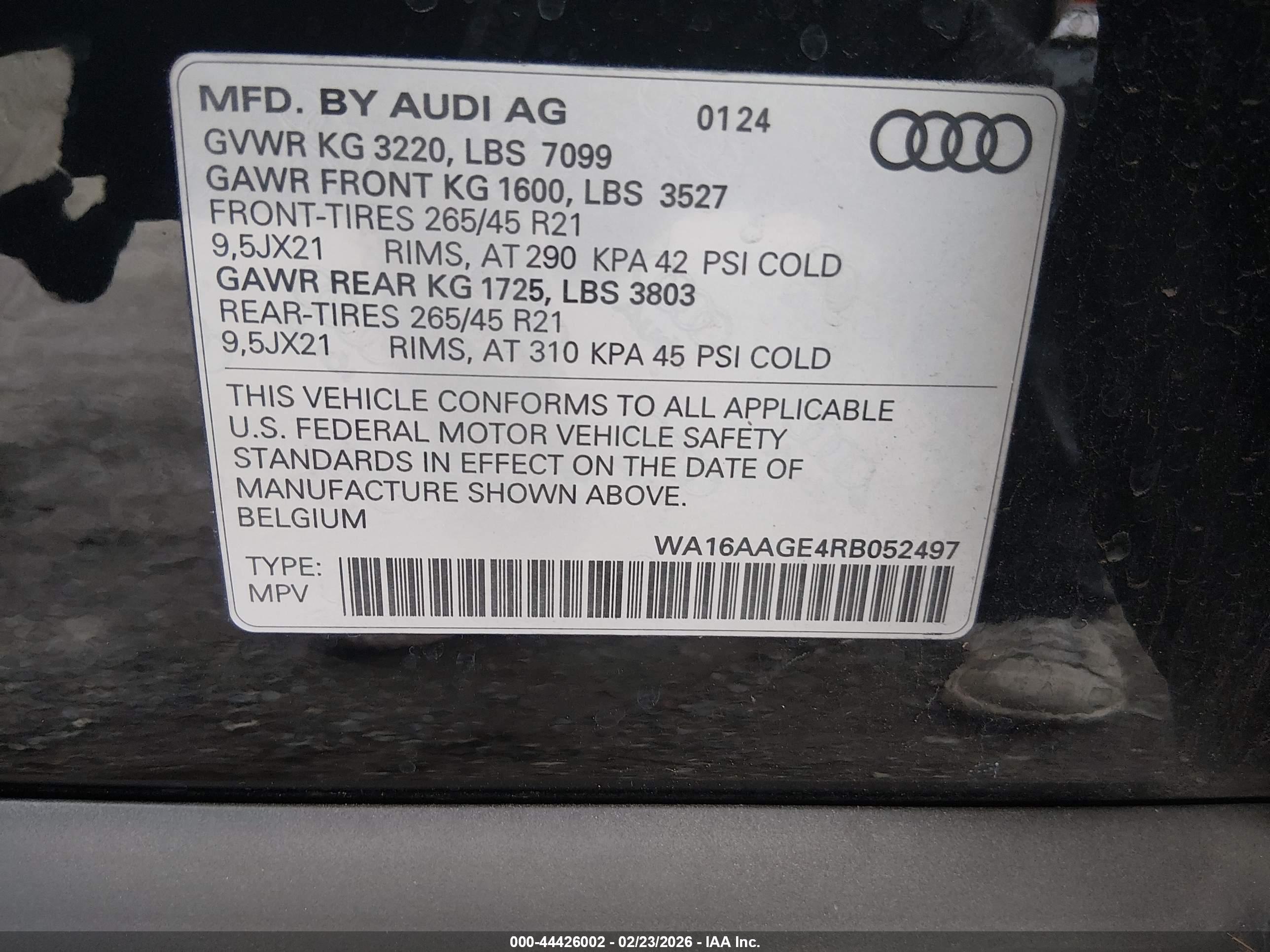 AUDI Q8 image 9