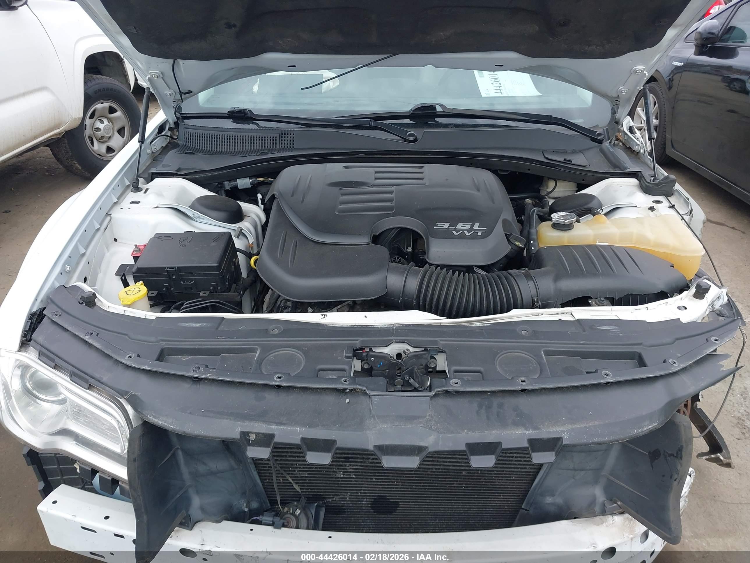 CHRYSLER 300 image 10