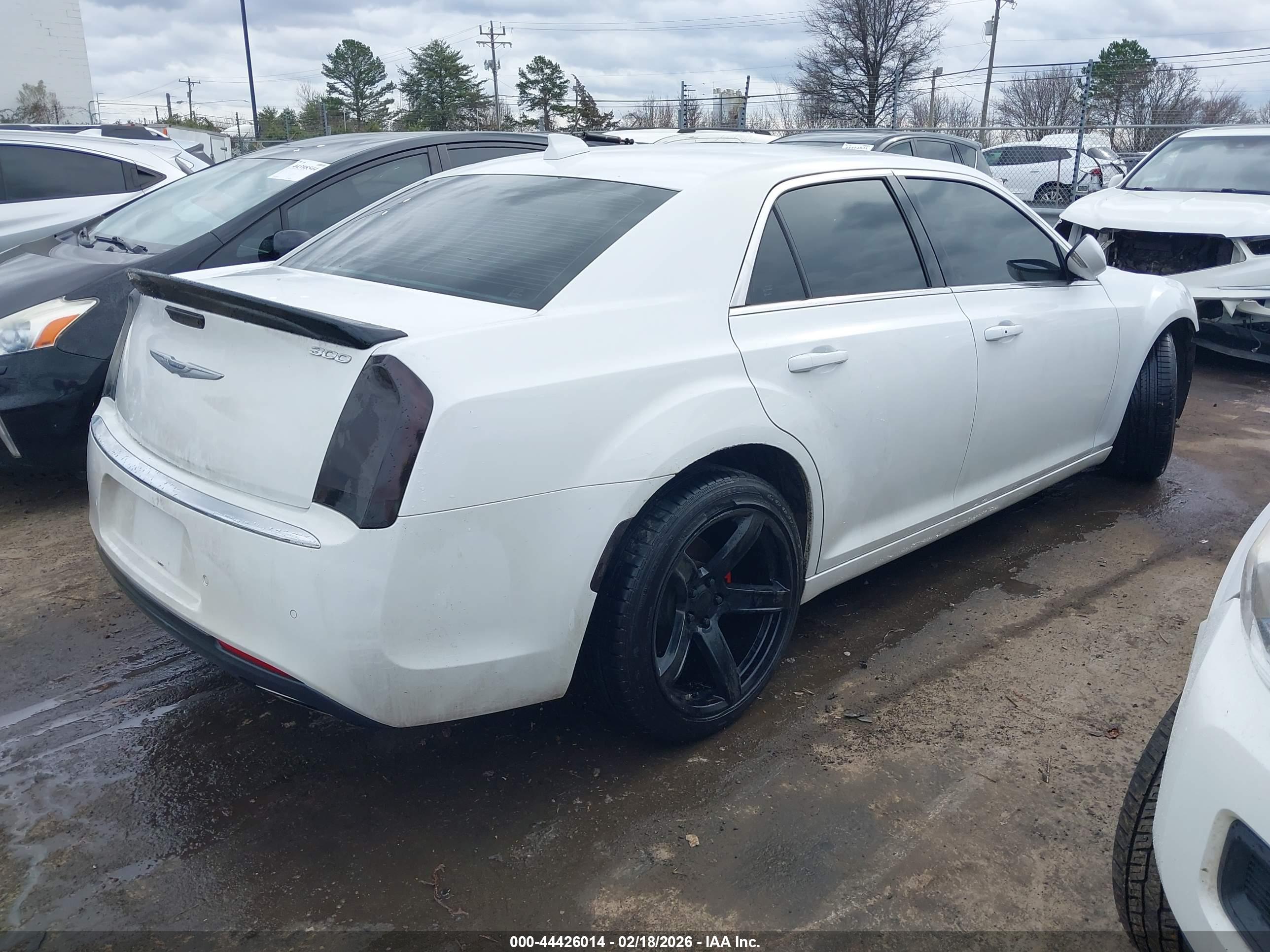 CHRYSLER 300 image 4