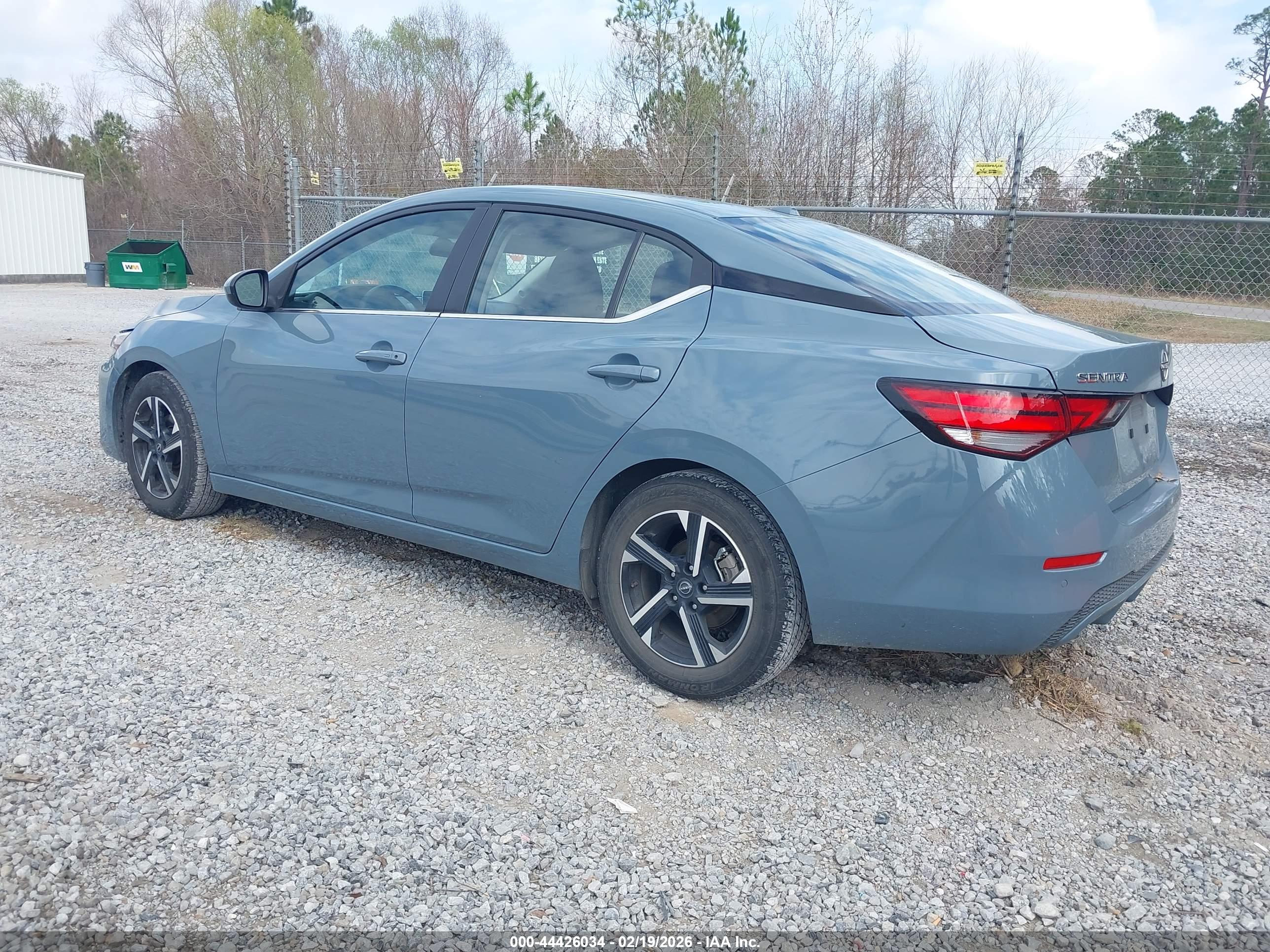 NISSAN SENTRA image 3