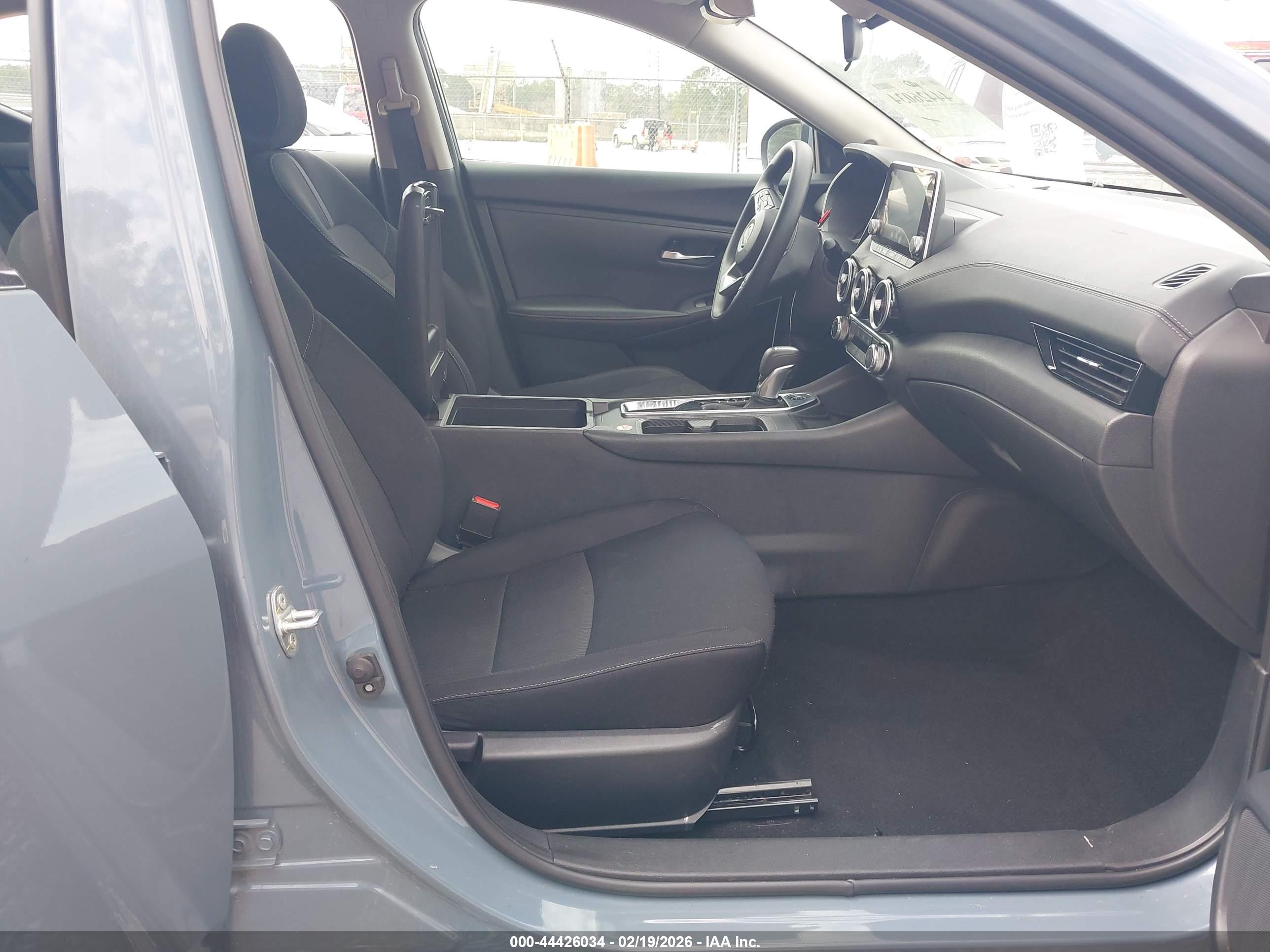 NISSAN SENTRA image 5