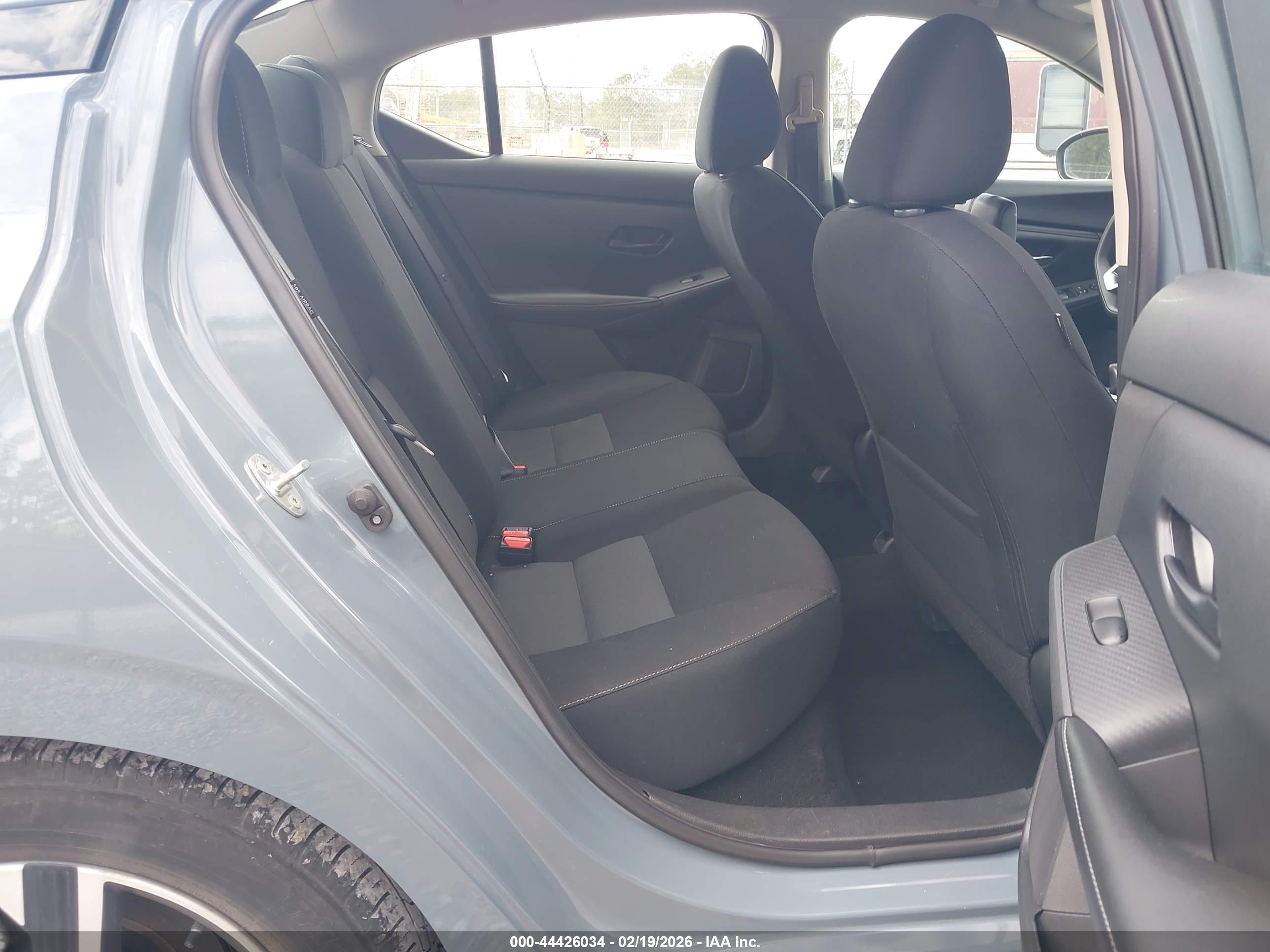 NISSAN SENTRA image 8