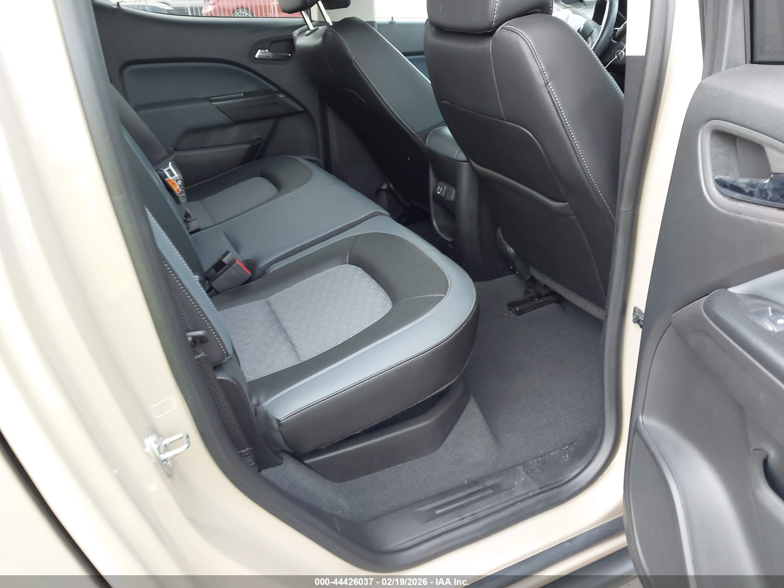 CHEVROLET COLORADO image 8