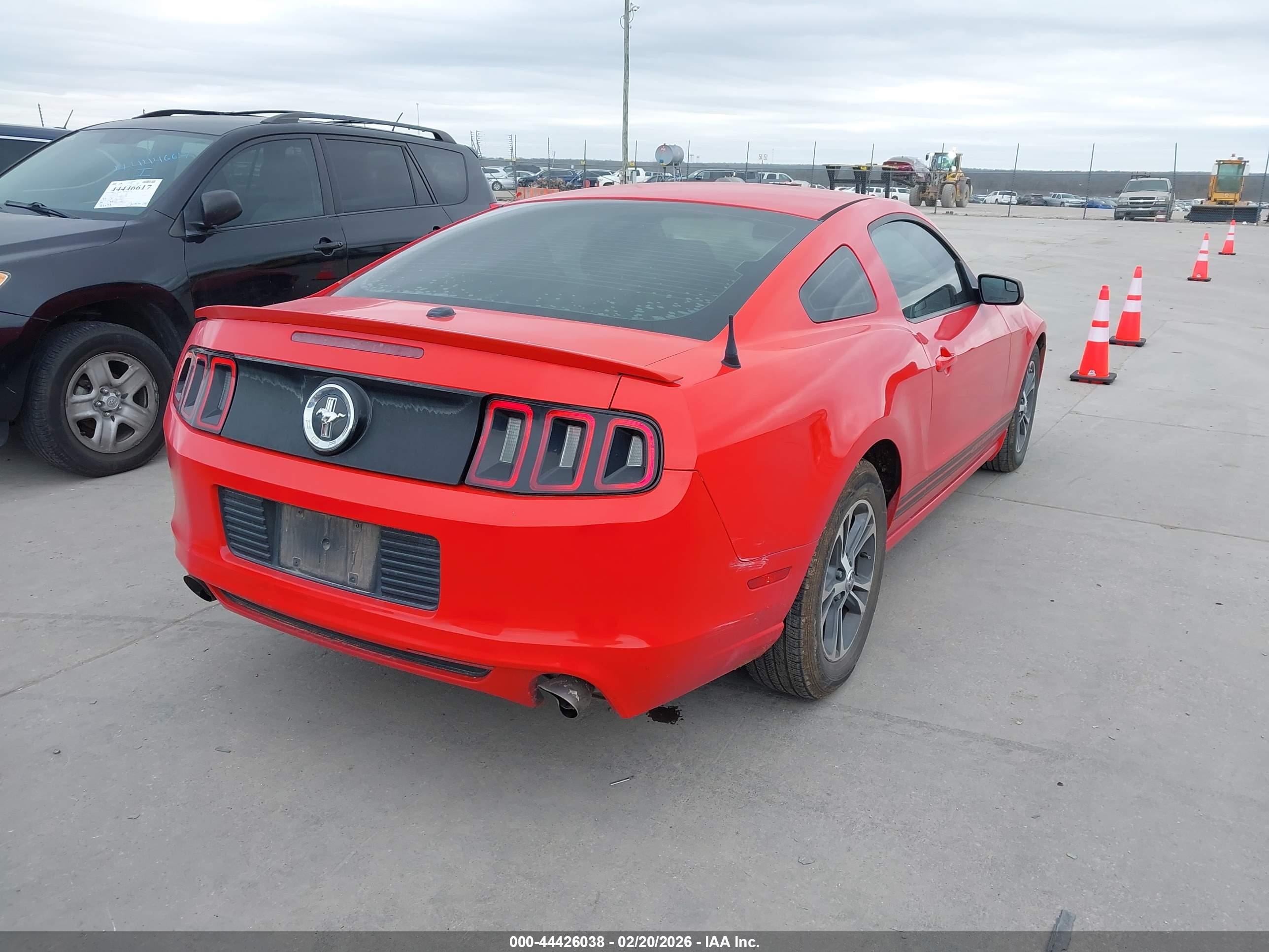 FORD MUSTANG image 4