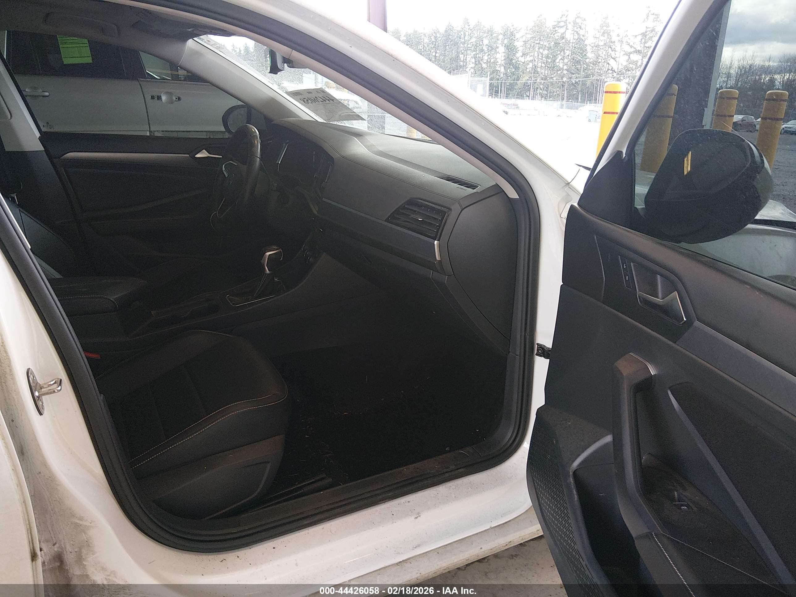 VOLKSWAGEN JETTA image 5