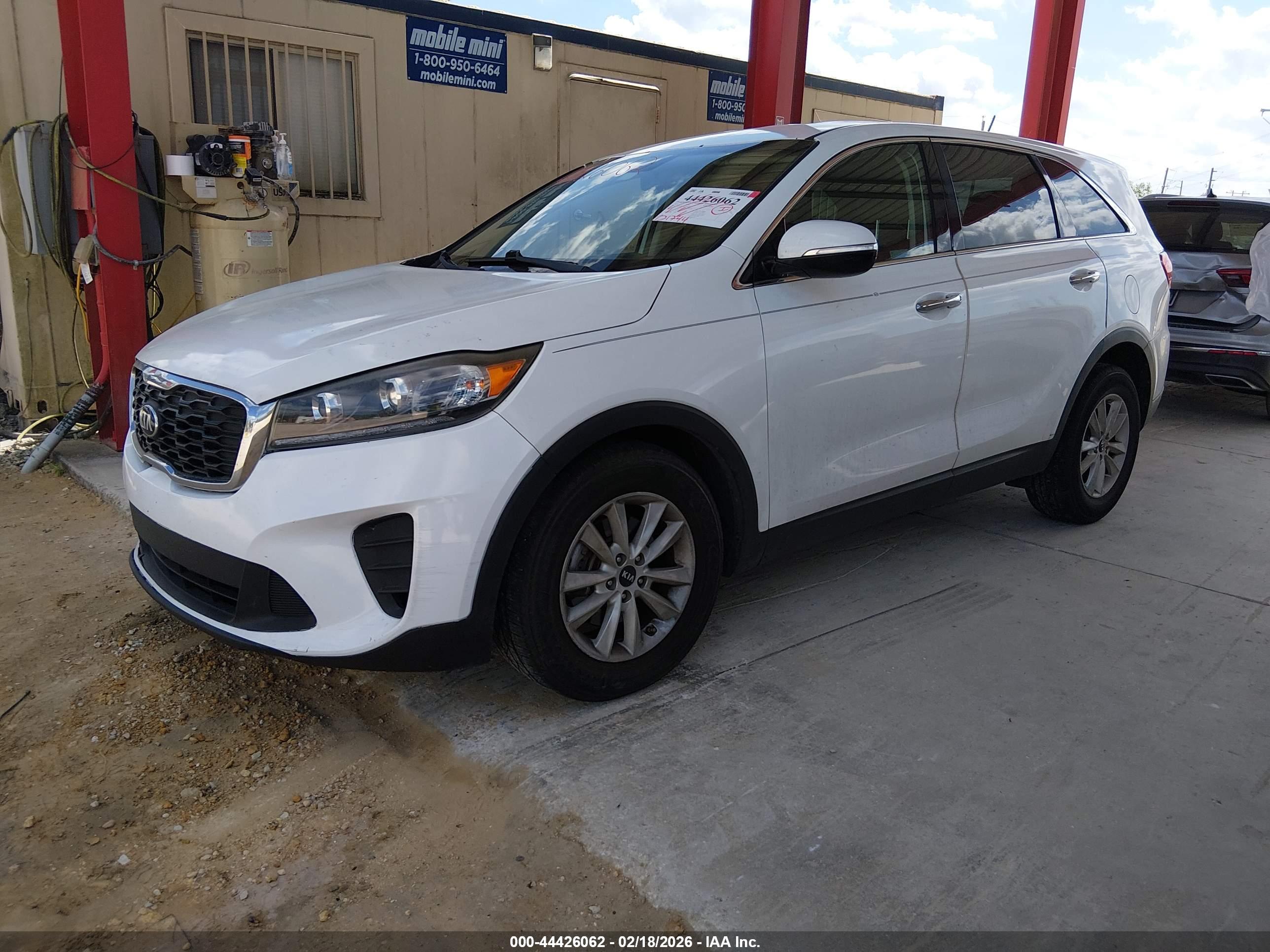 KIA SORENTO image 2