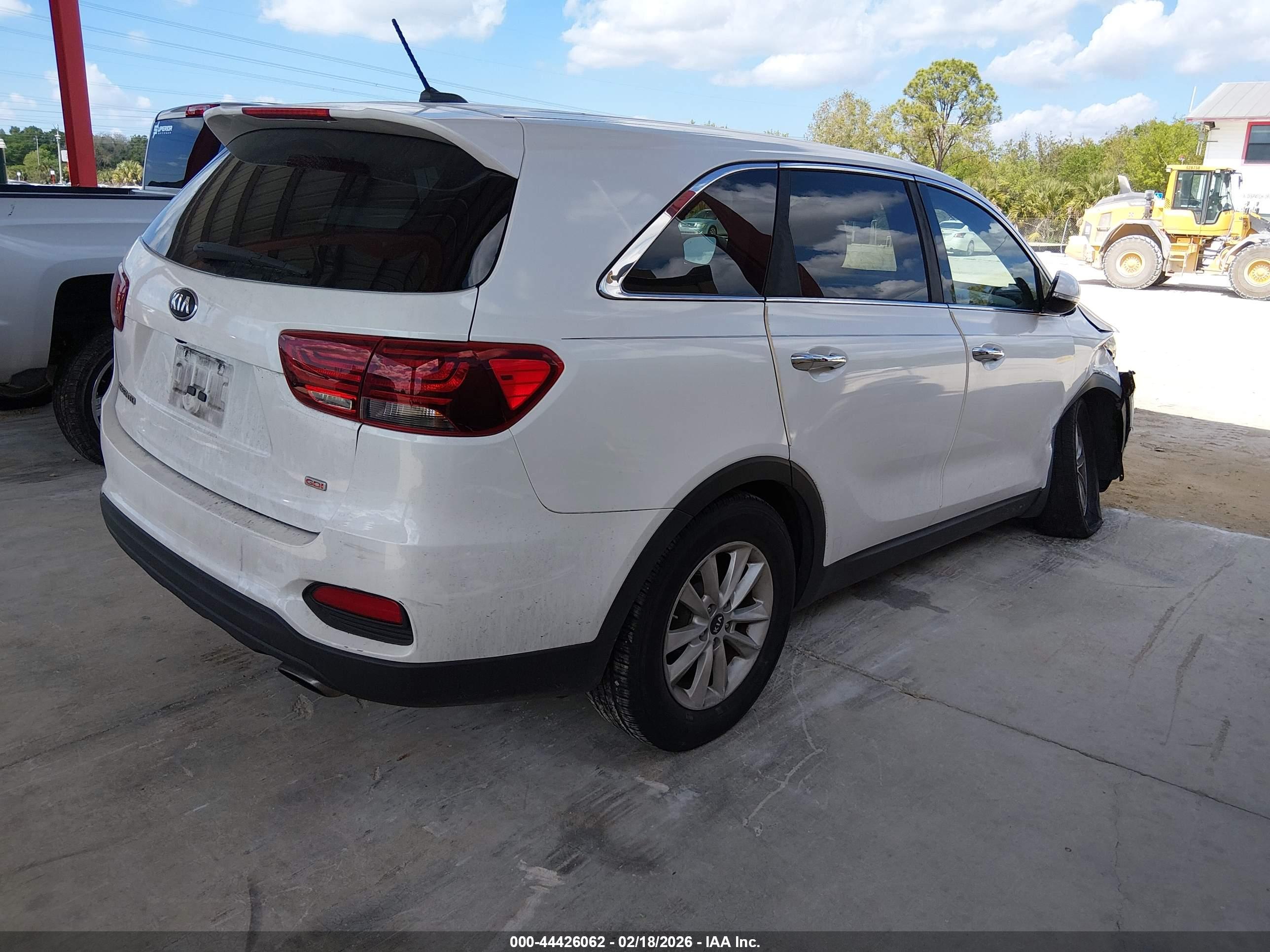 KIA SORENTO image 4