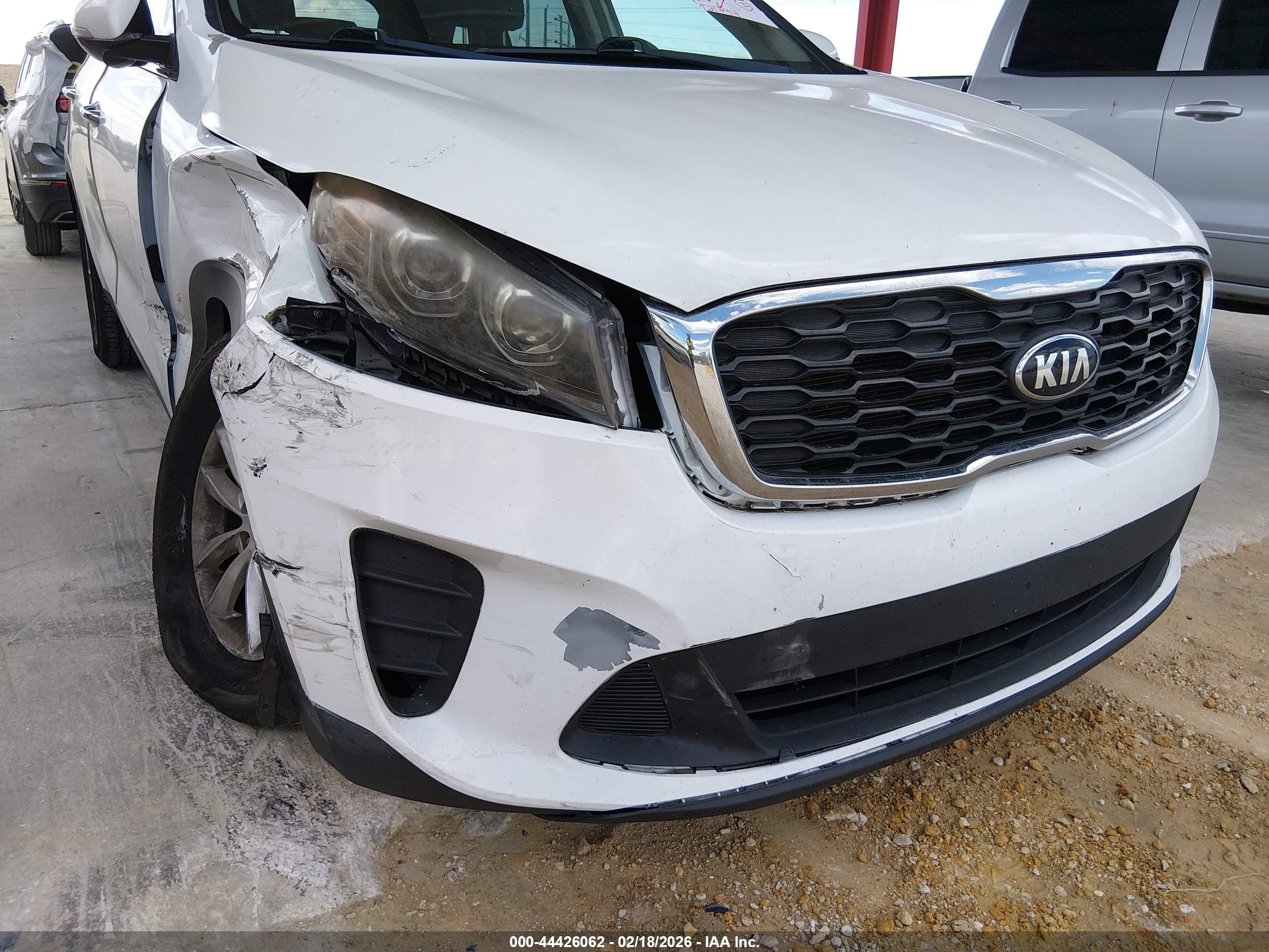 KIA SORENTO image 6