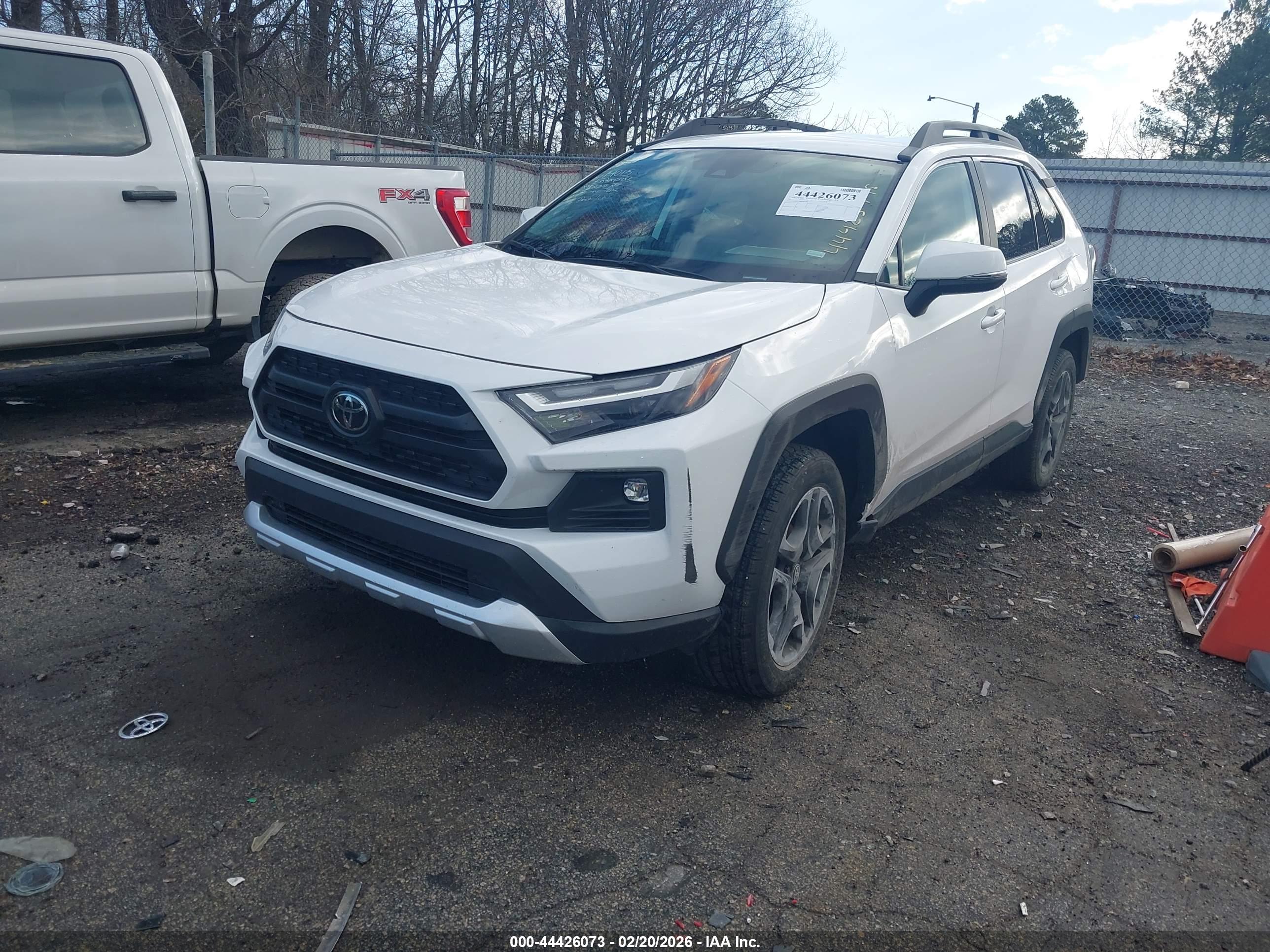 TOYOTA RAV4 image 2