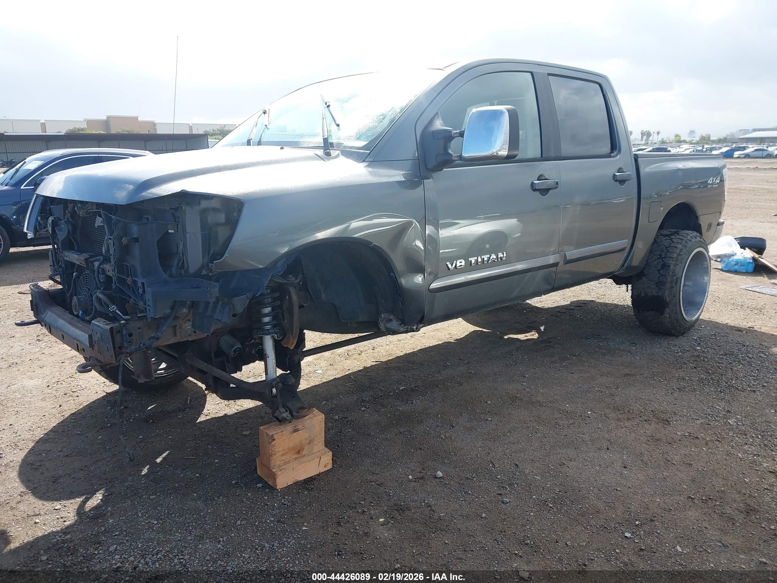 NISSAN TITAN image 2