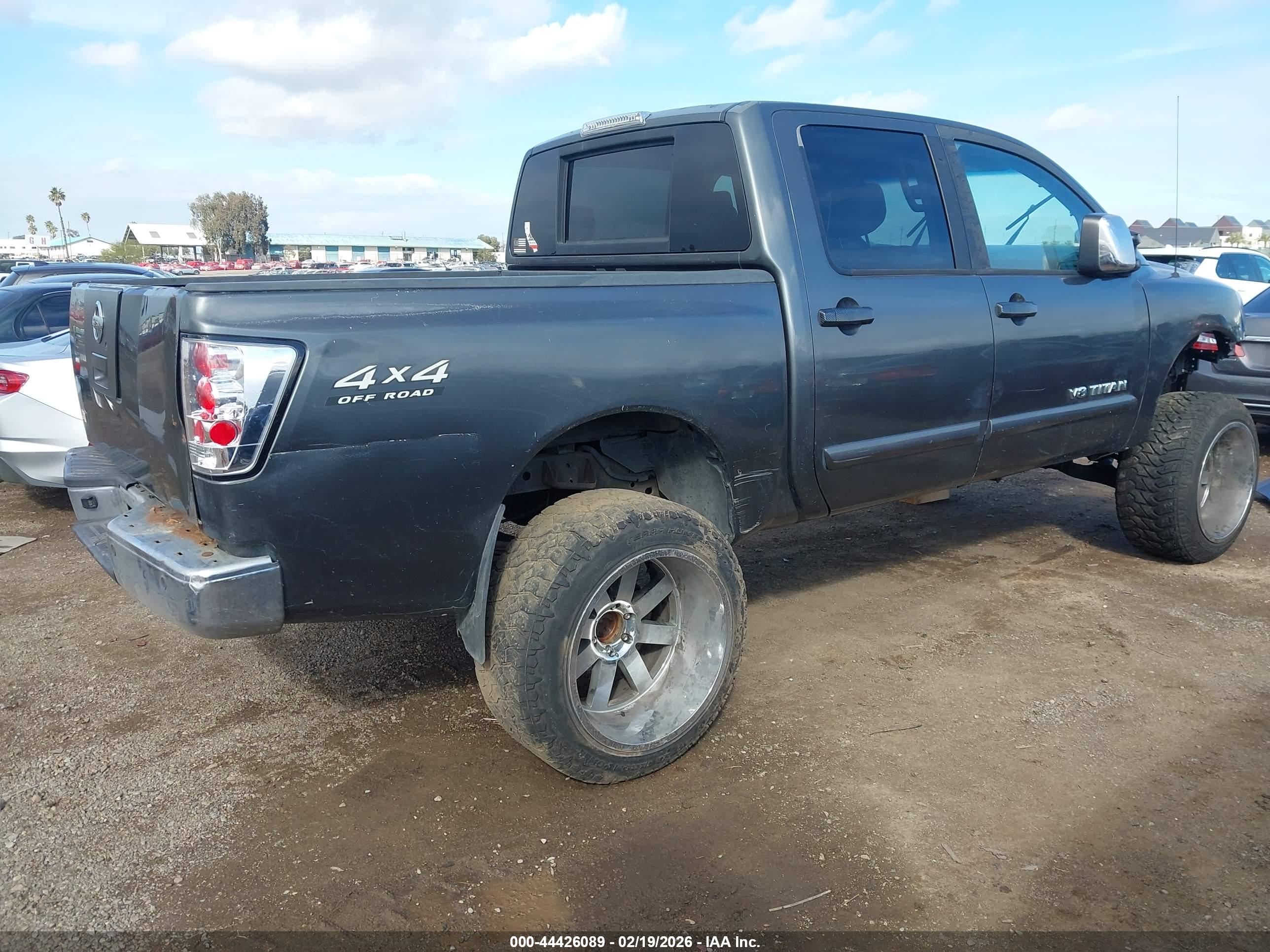 NISSAN TITAN image 4