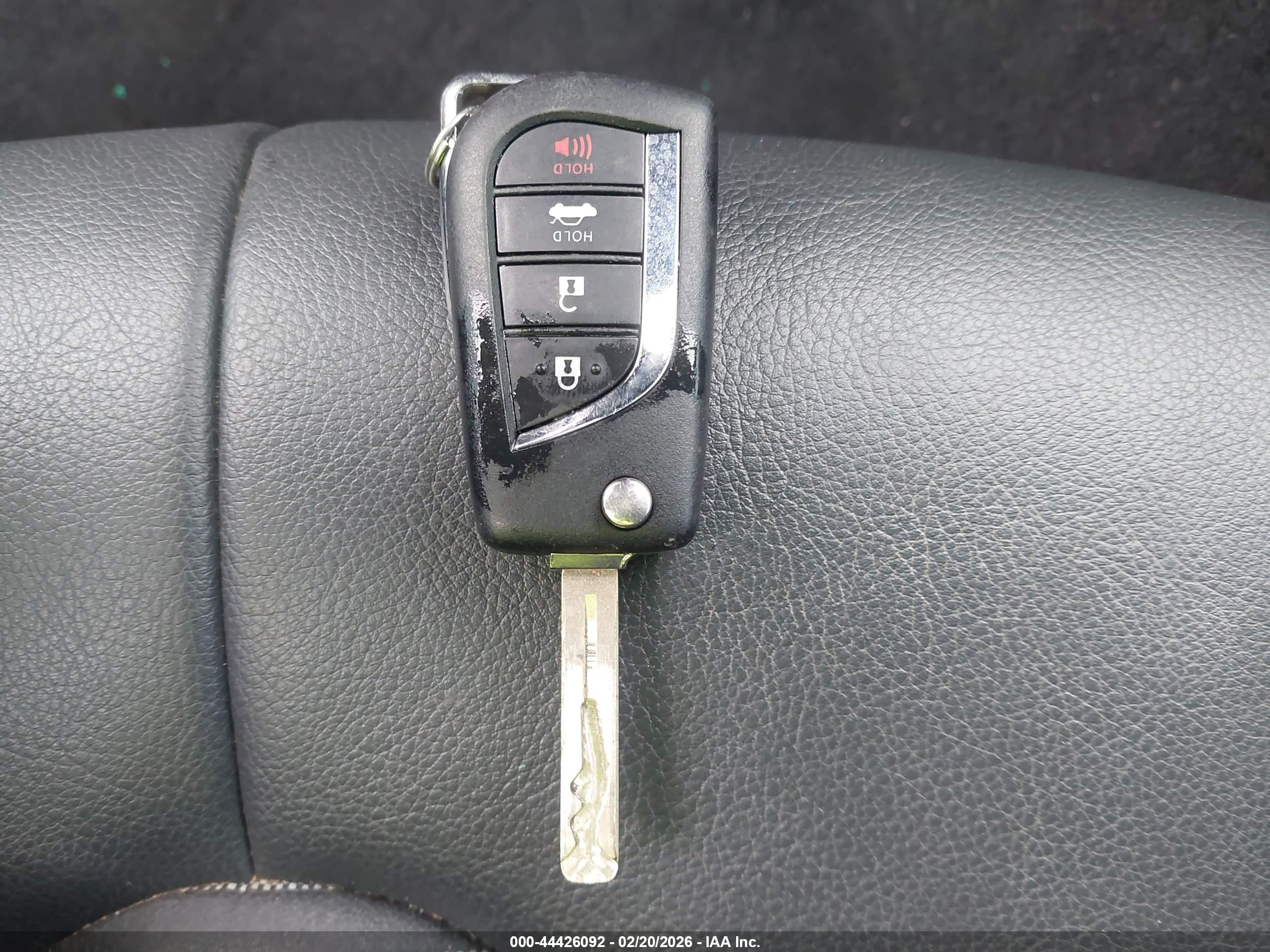 TOYOTA CAMRY image 11