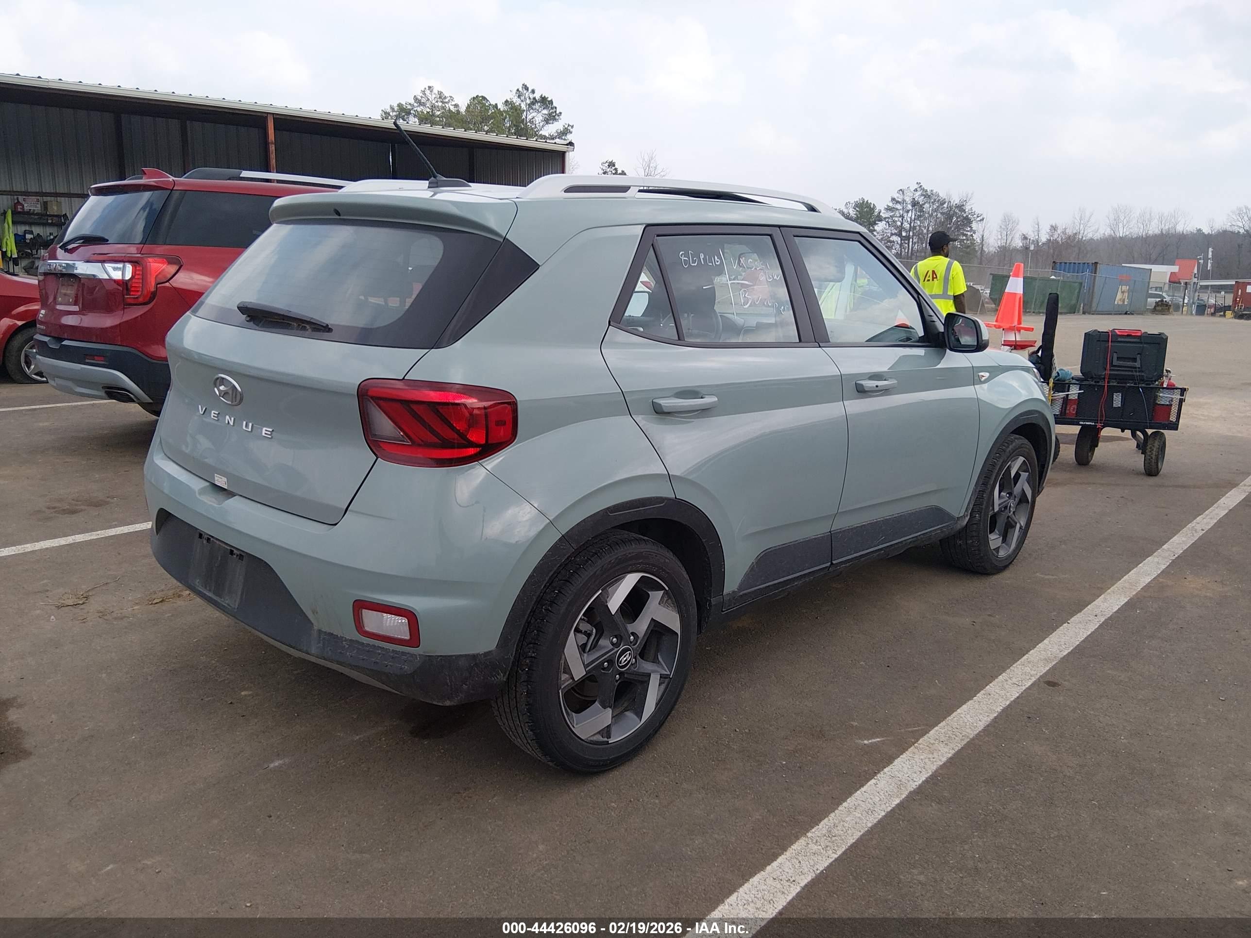 HYUNDAI VENUE image 4