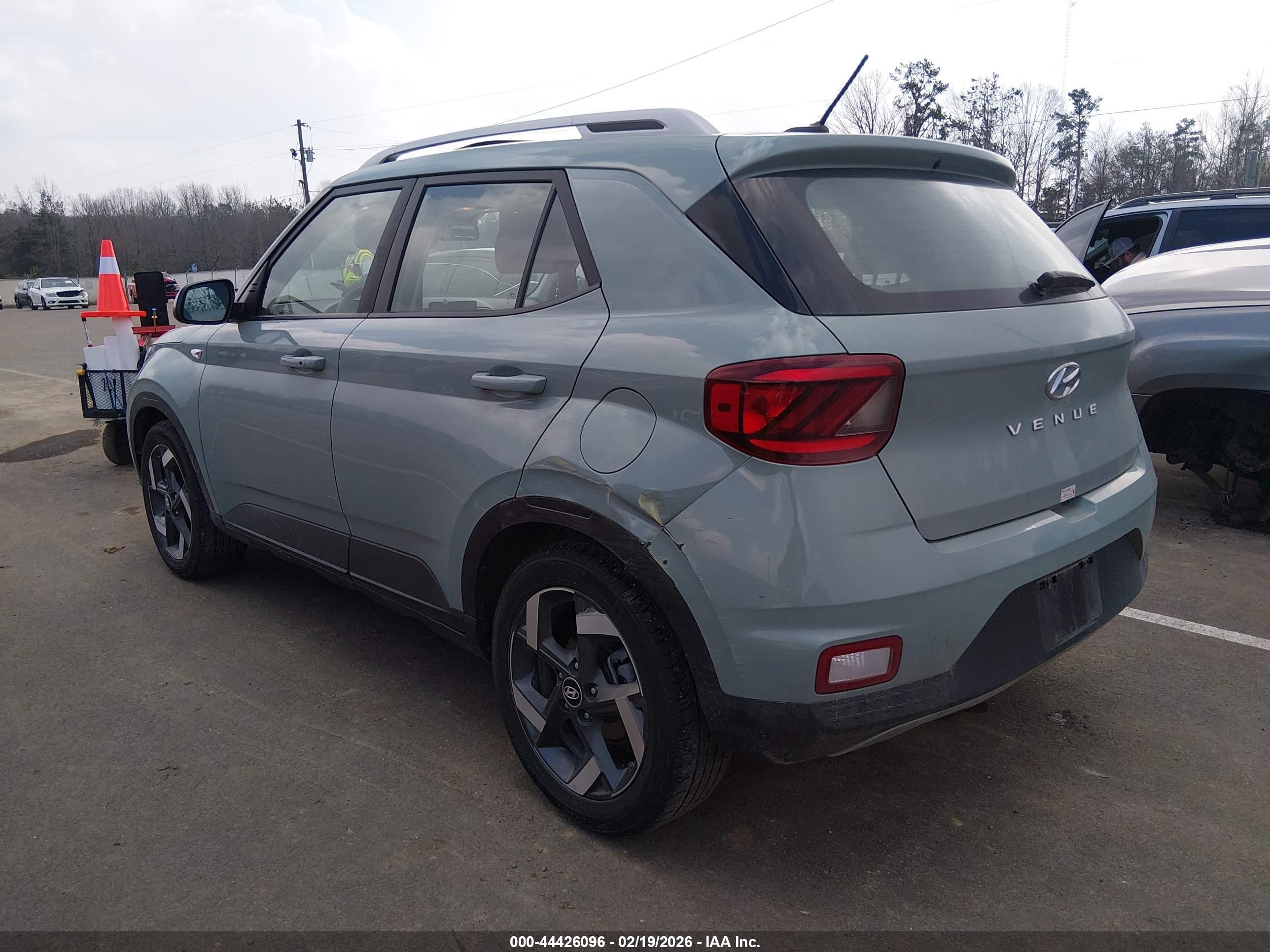 HYUNDAI VENUE image 6