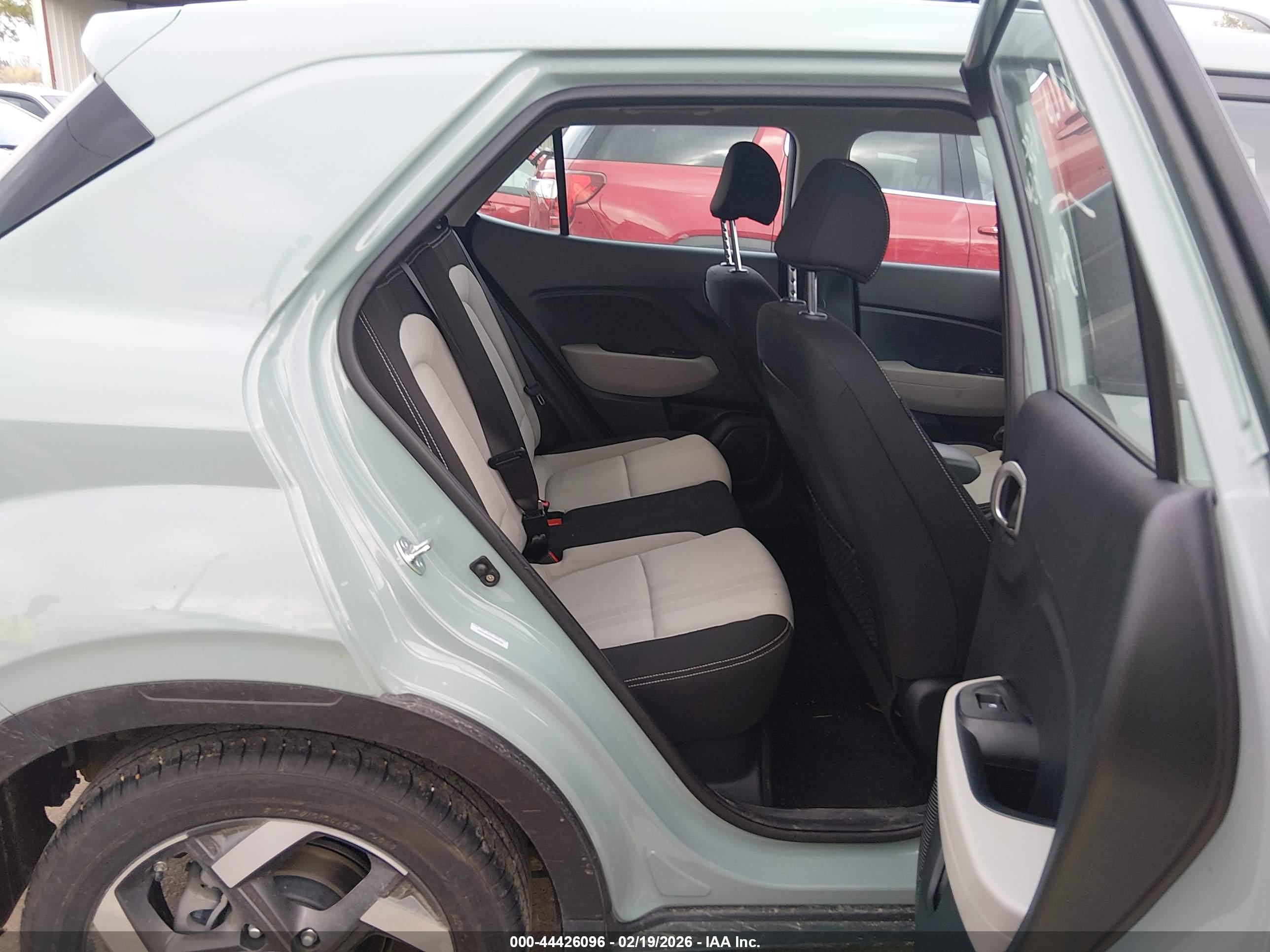 HYUNDAI VENUE image 8