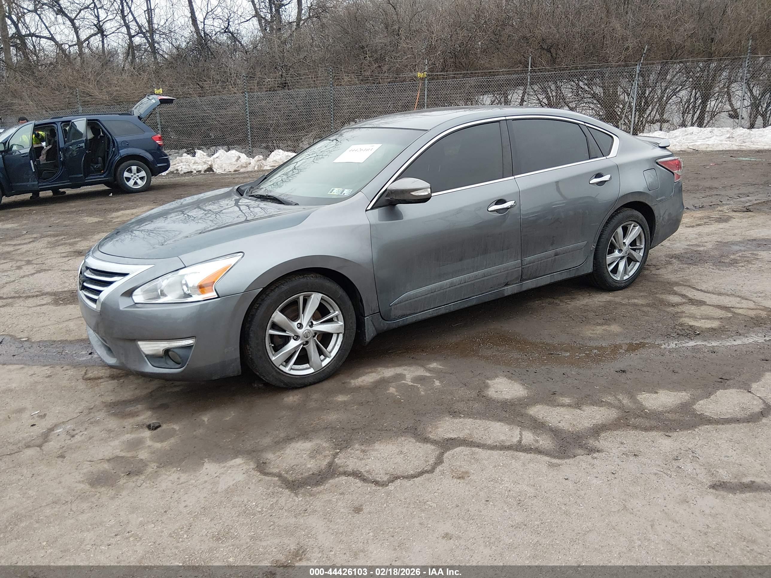 NISSAN ALTIMA image 2