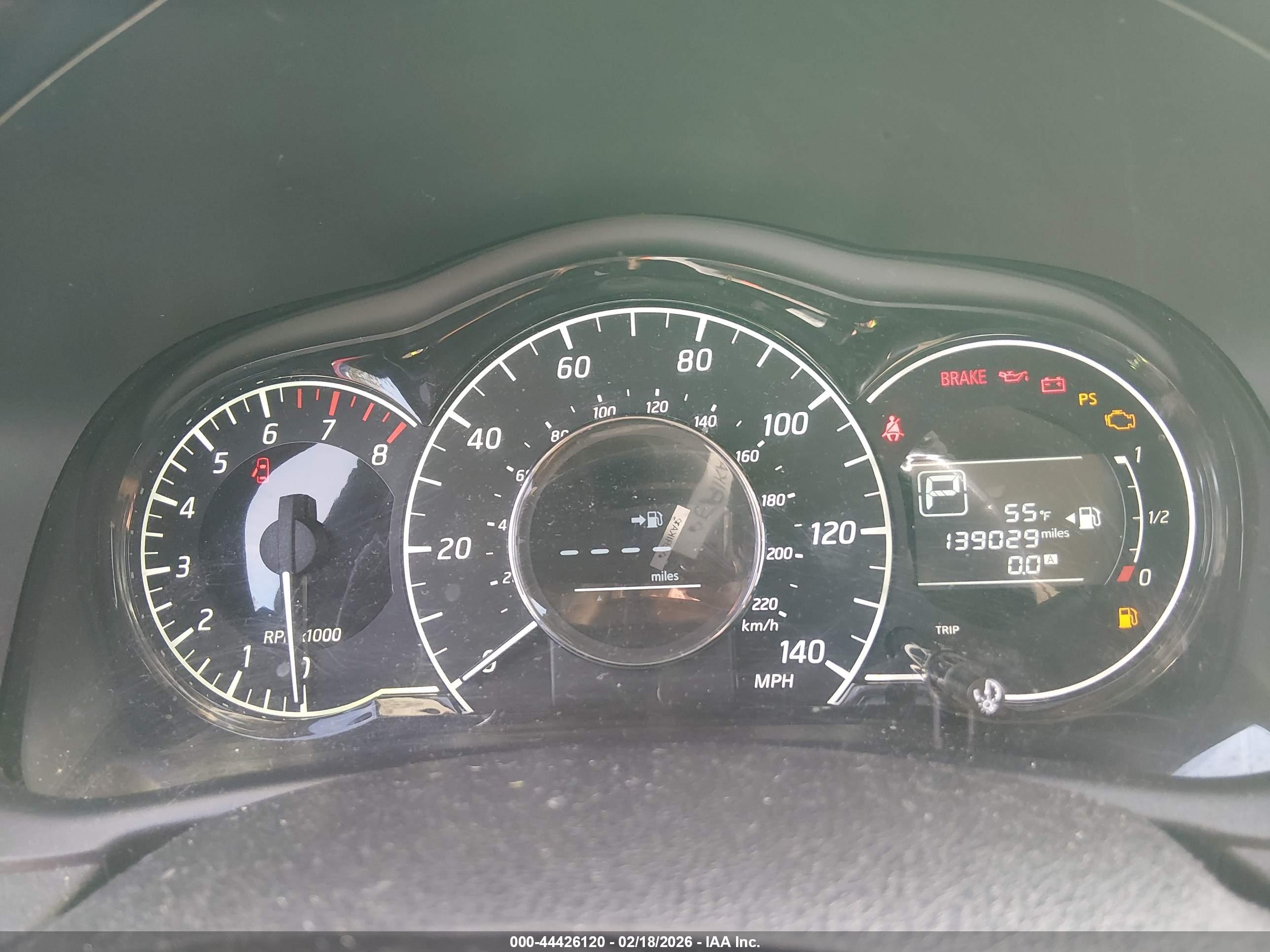 NISSAN VERSA image 7