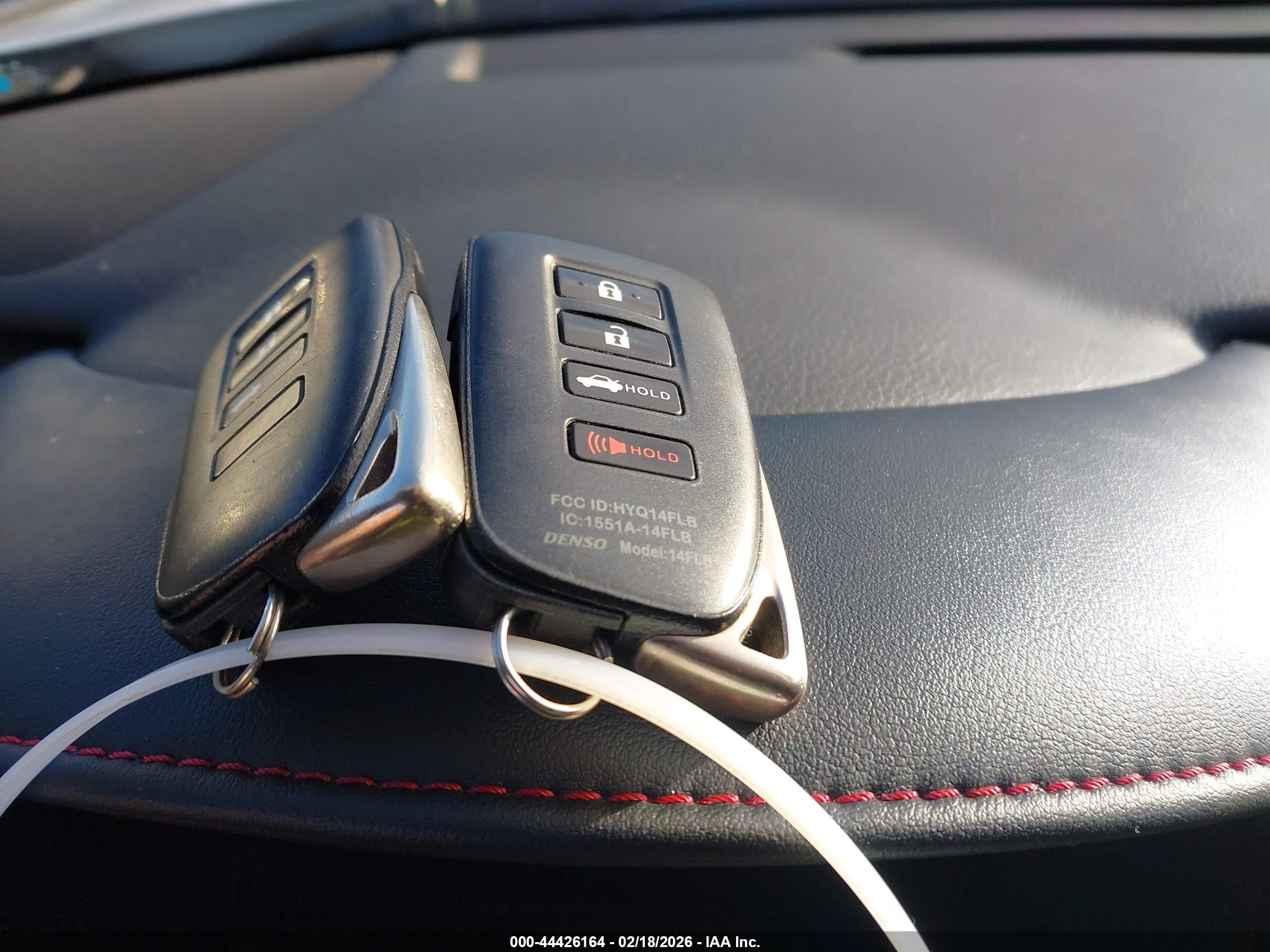 LEXUS RC image 11