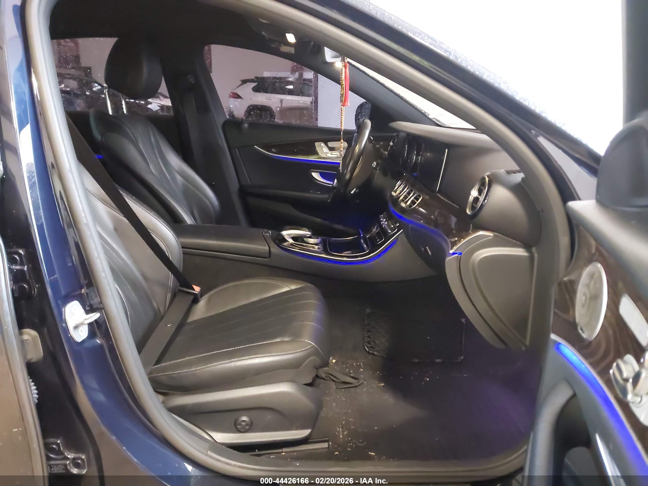 MERCEDES-BENZ E image 5