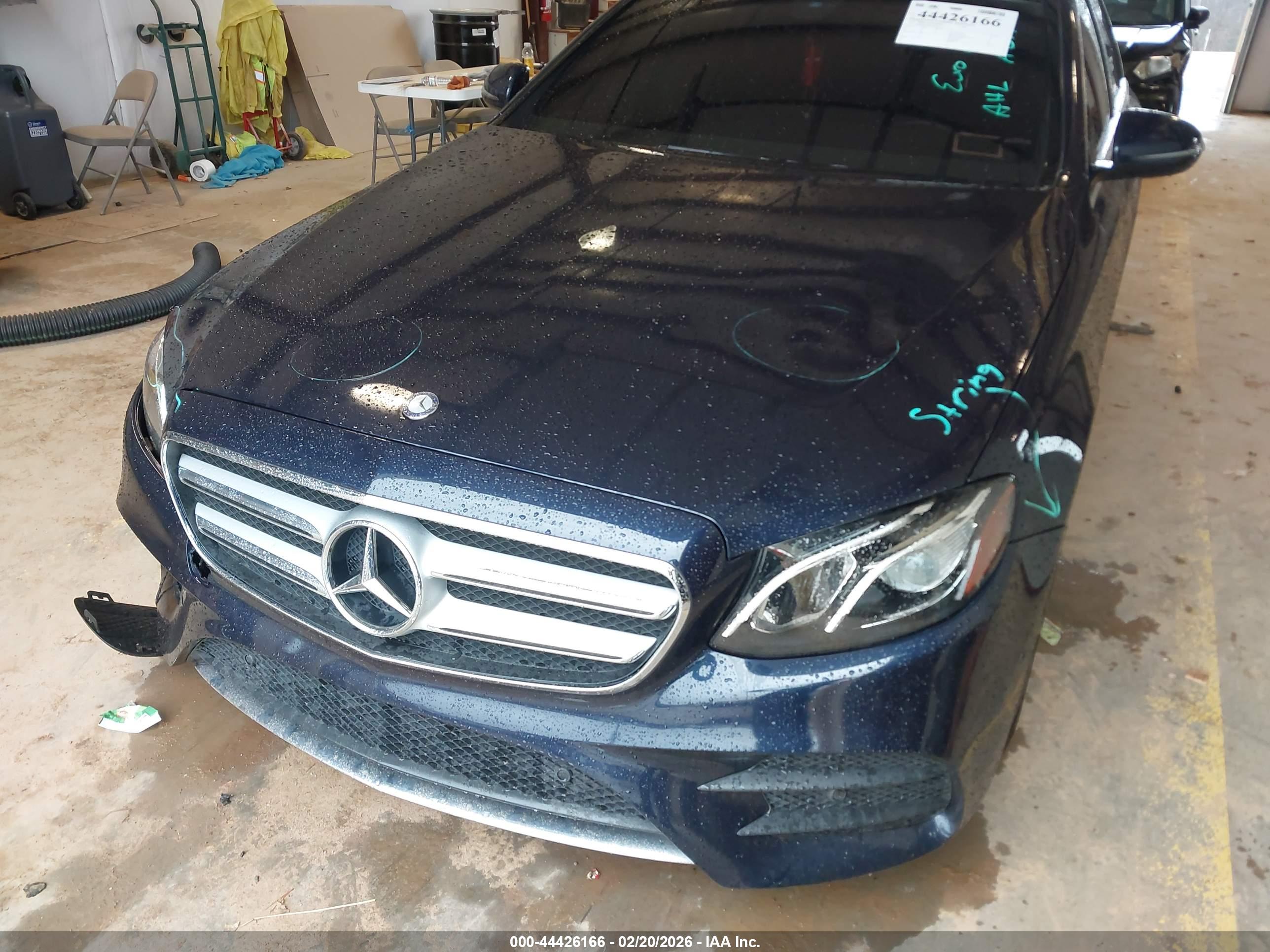 MERCEDES-BENZ E image 6