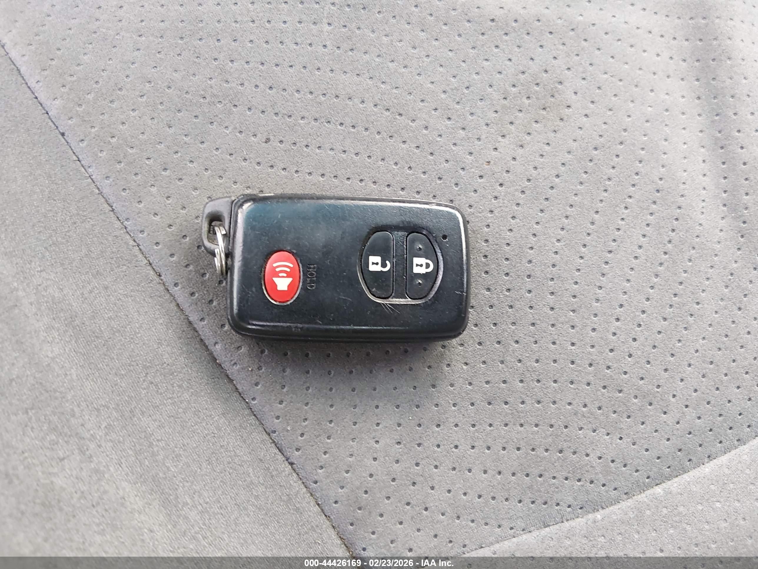 TOYOTA PRIUS image 11