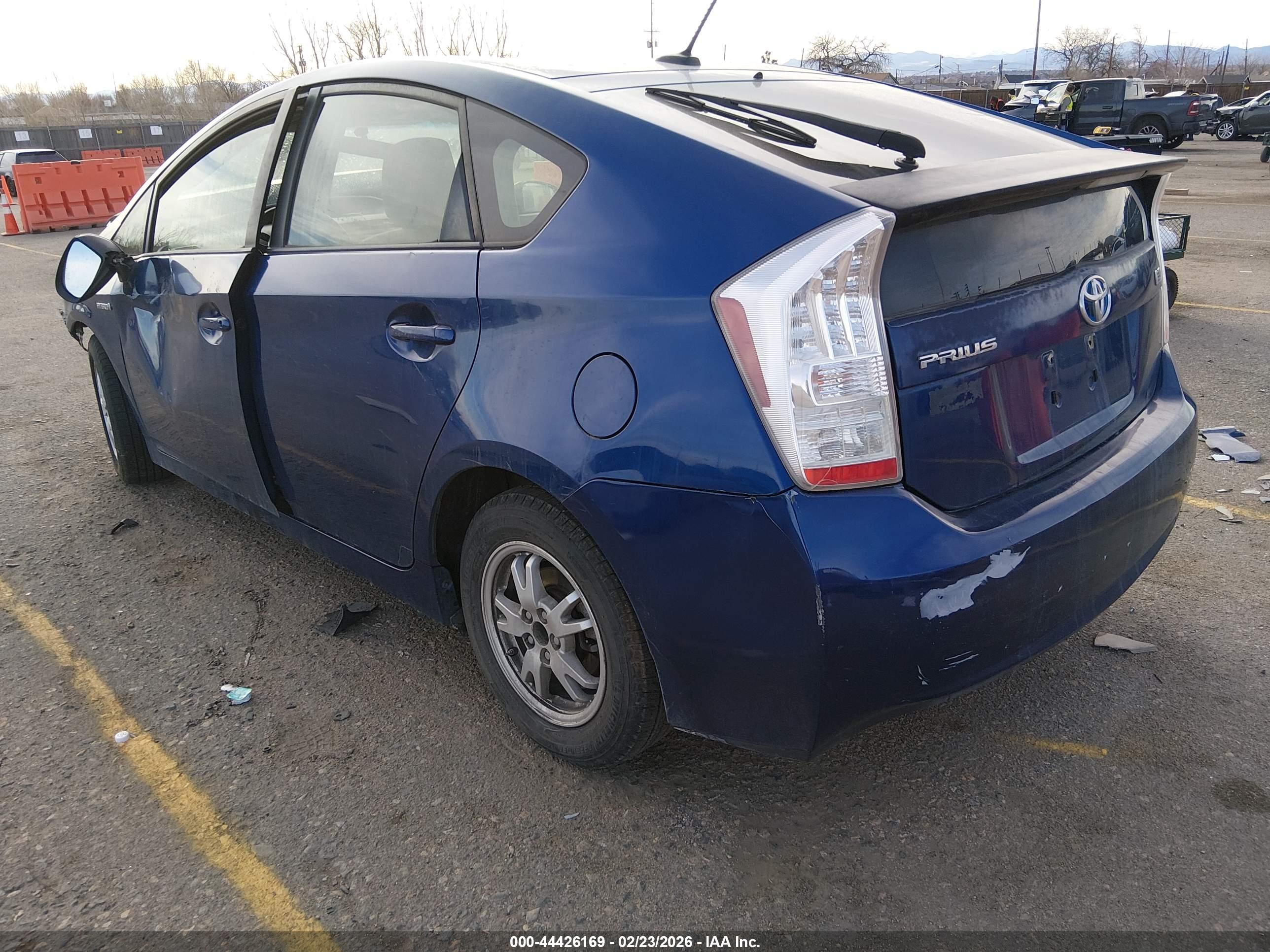 TOYOTA PRIUS image 3