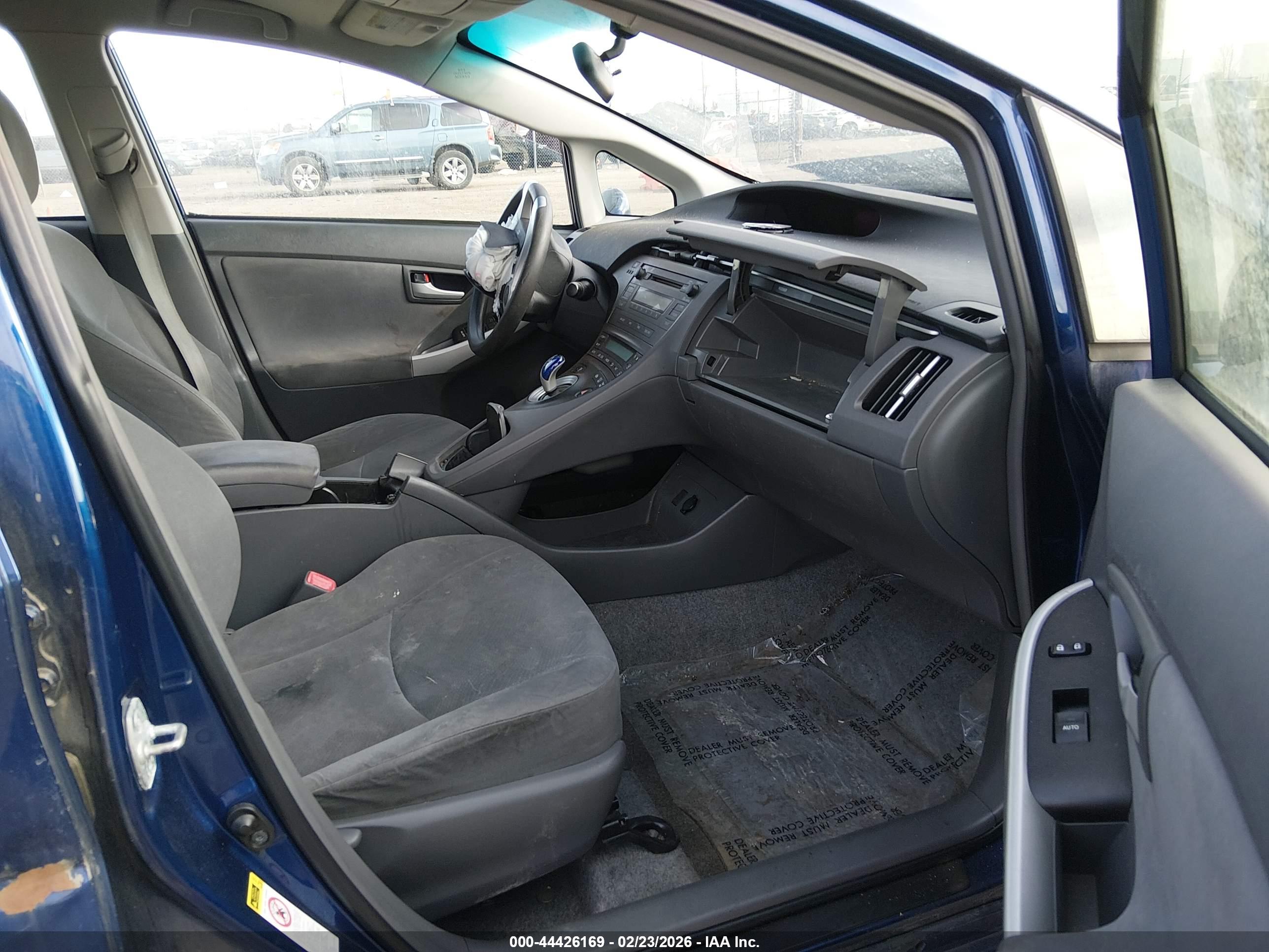 TOYOTA PRIUS image 5