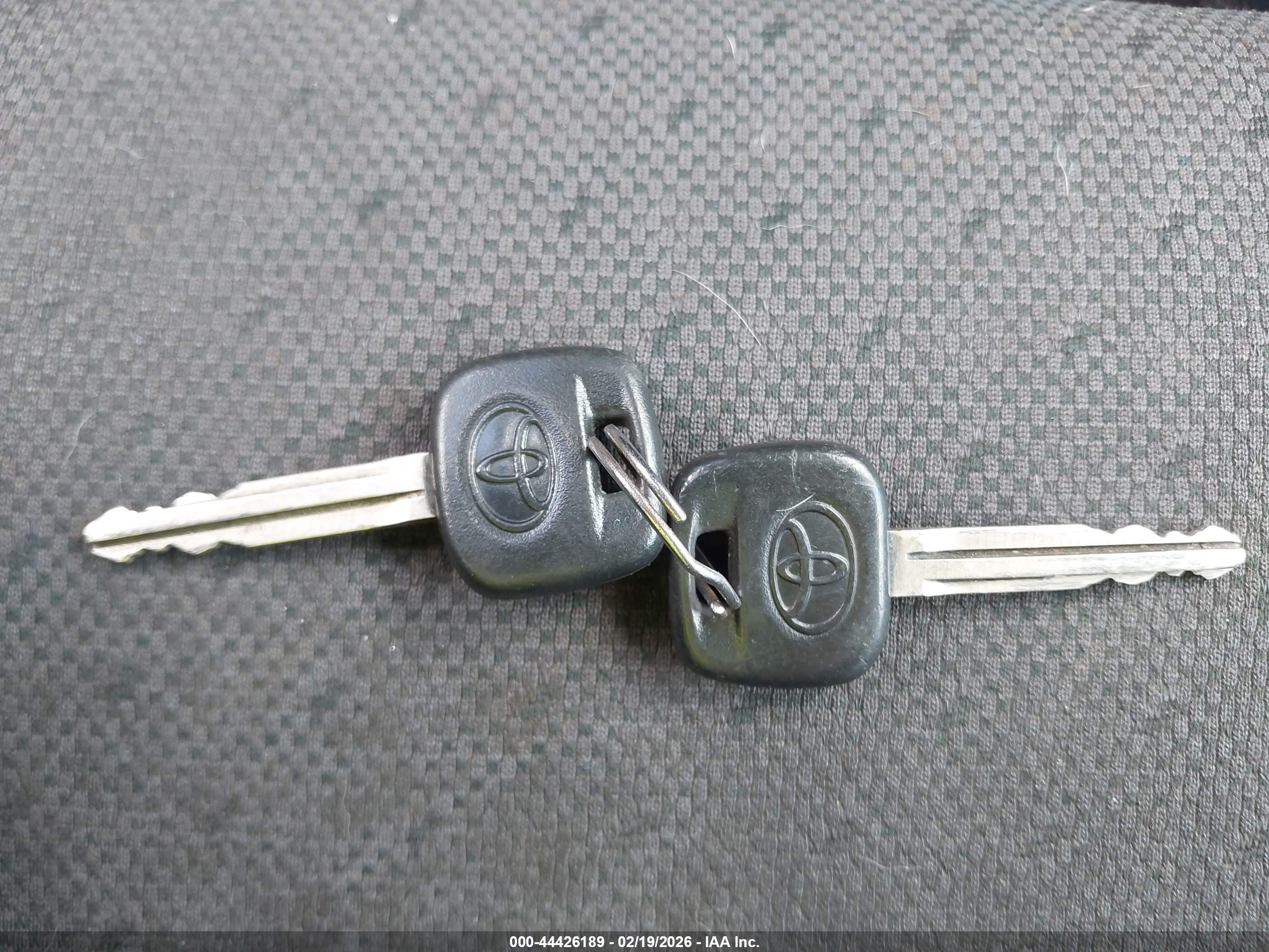 TOYOTA YARIS image 11