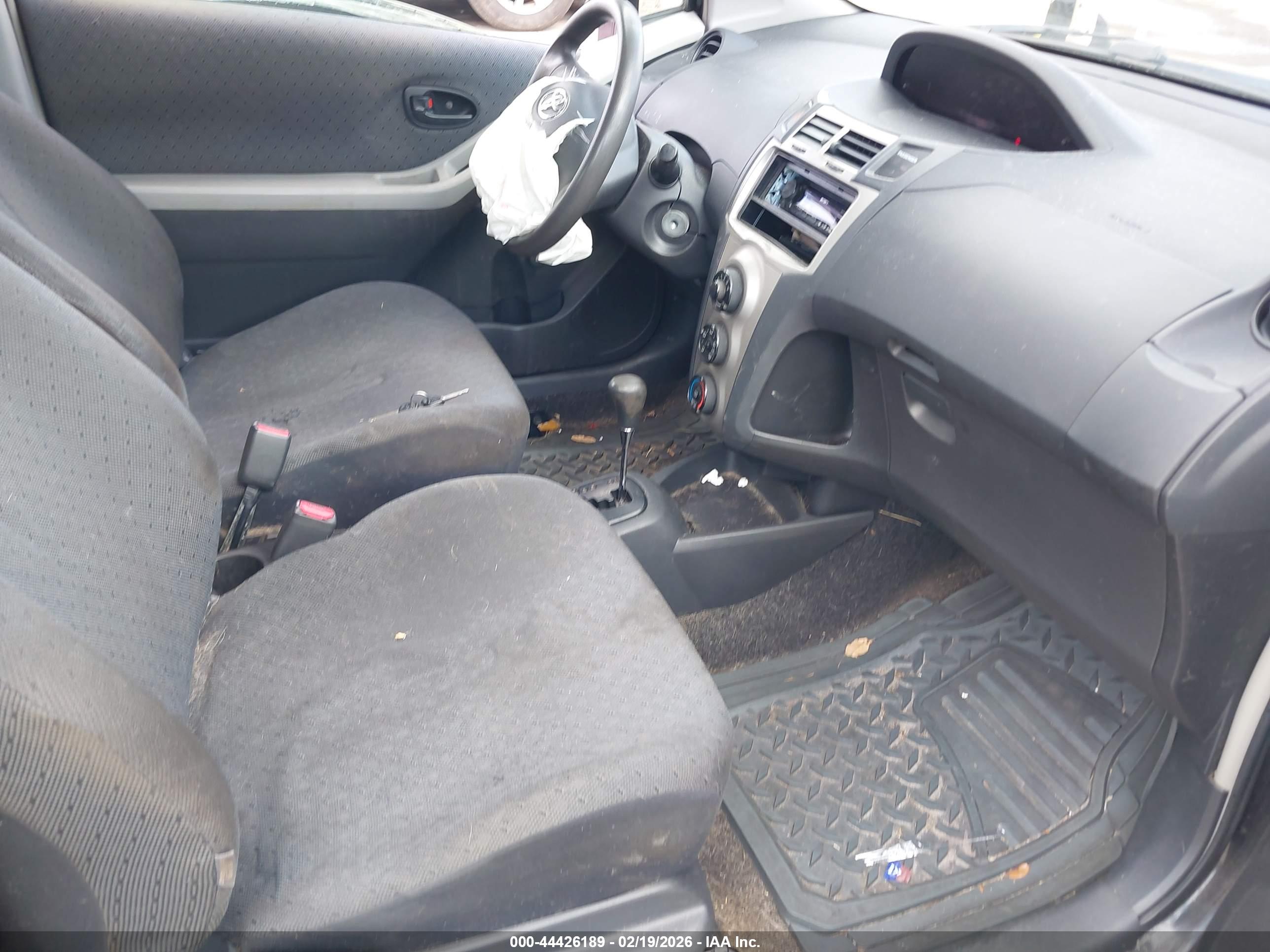 TOYOTA YARIS image 5