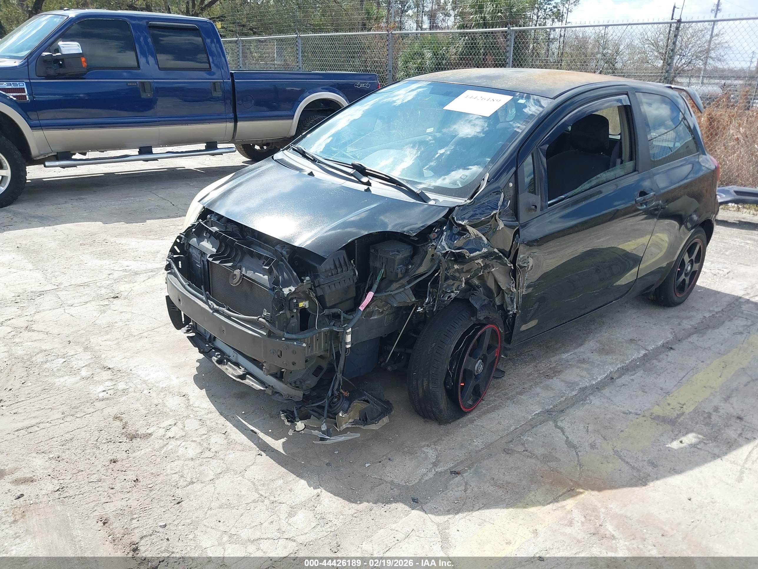 TOYOTA YARIS image 6