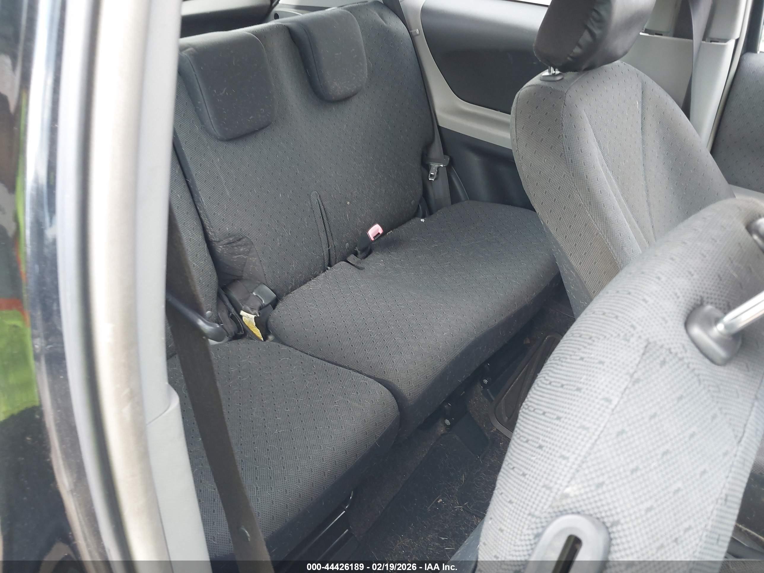 TOYOTA YARIS image 8