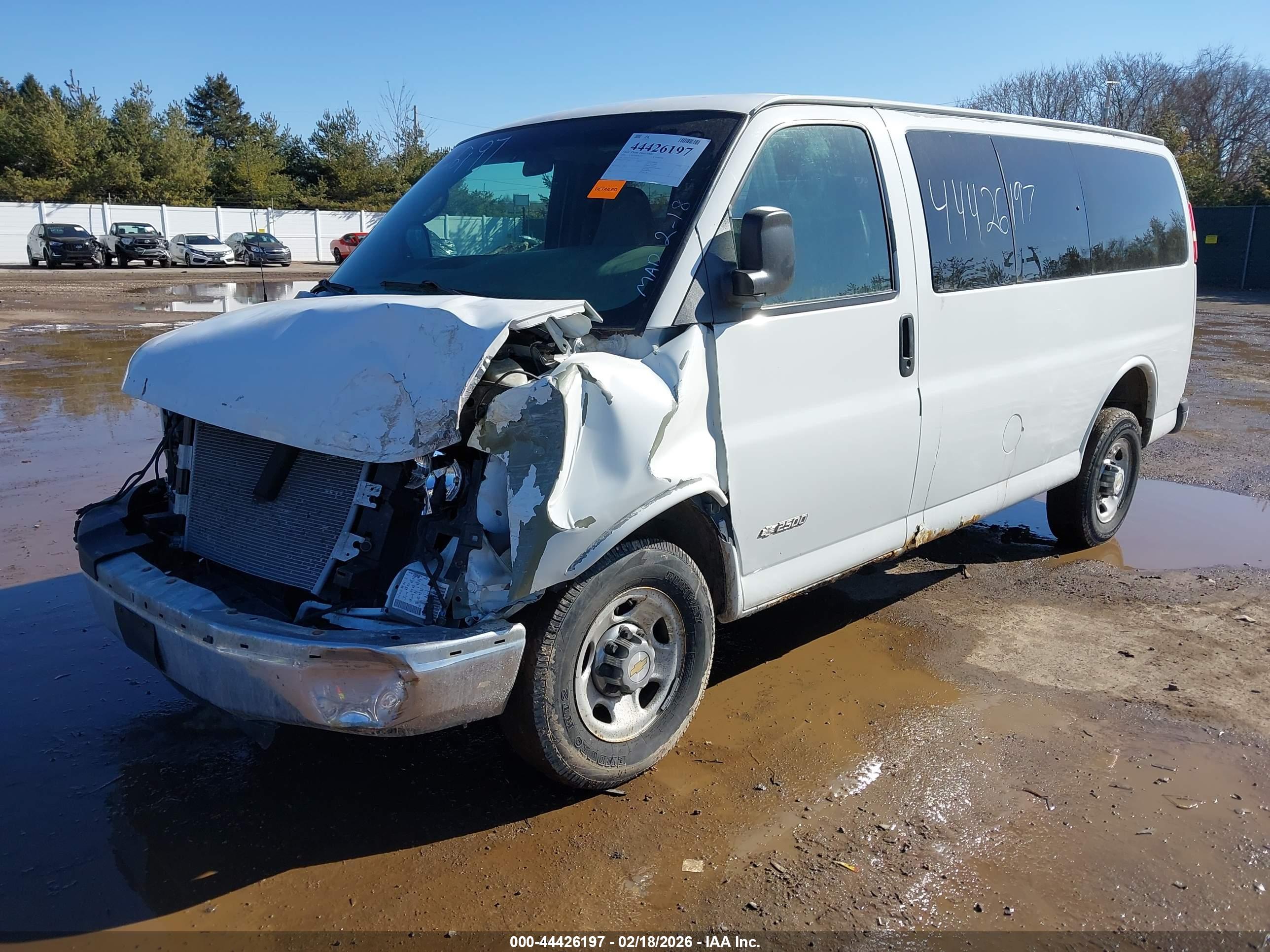 CHEVROLET EXPRESS image 2