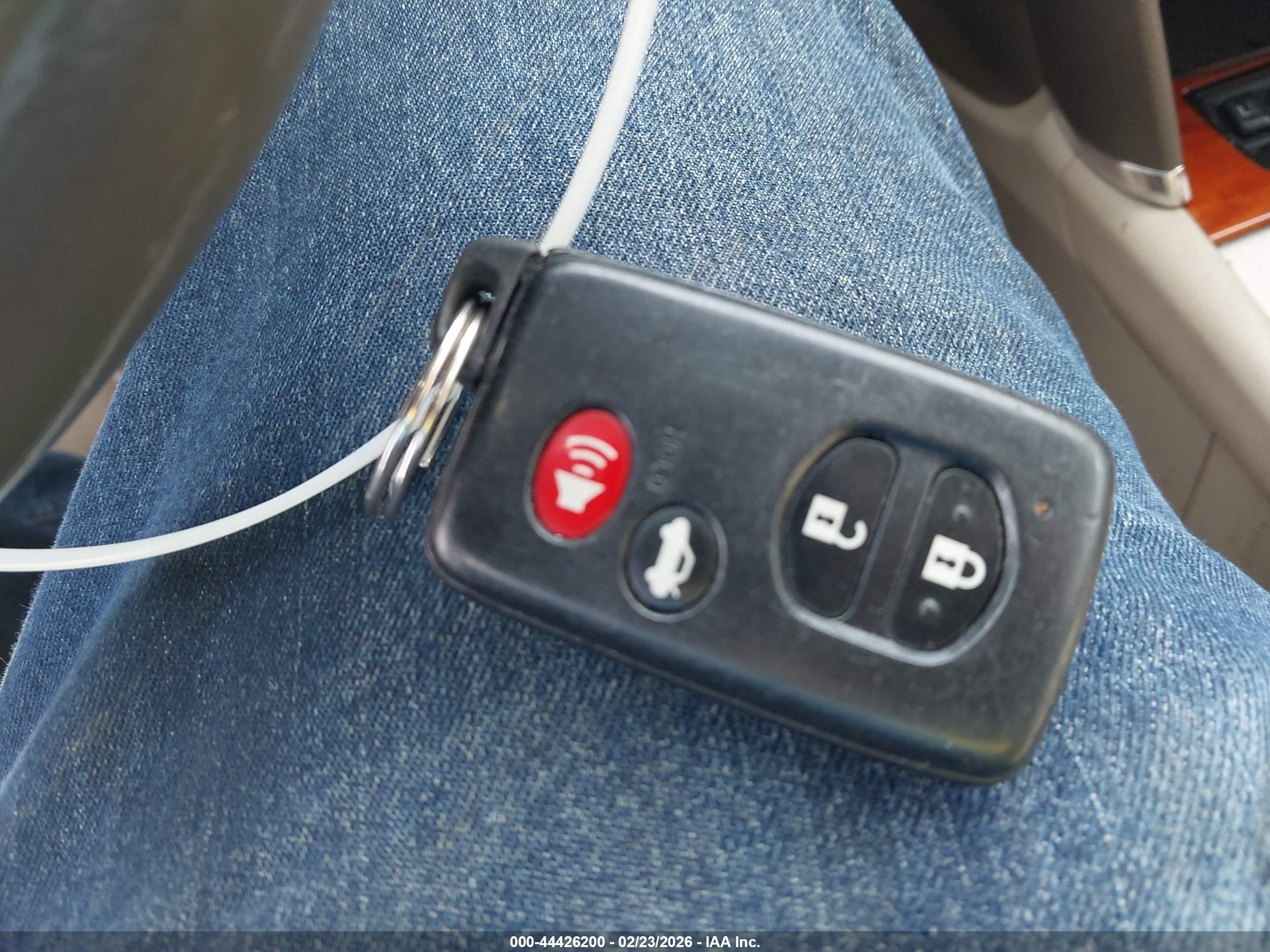 TOYOTA CAMRY image 11