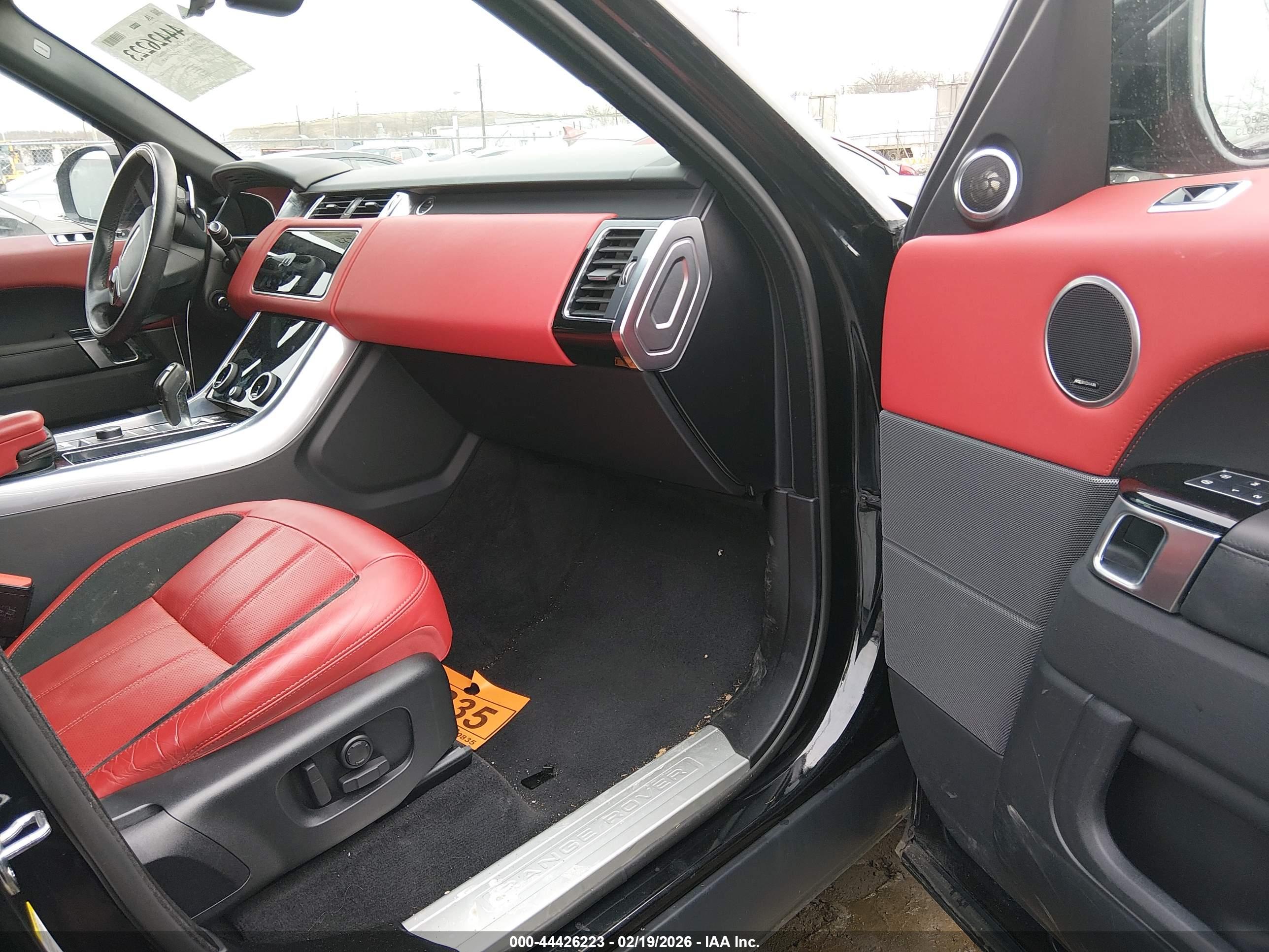 LAND ROVER image 5