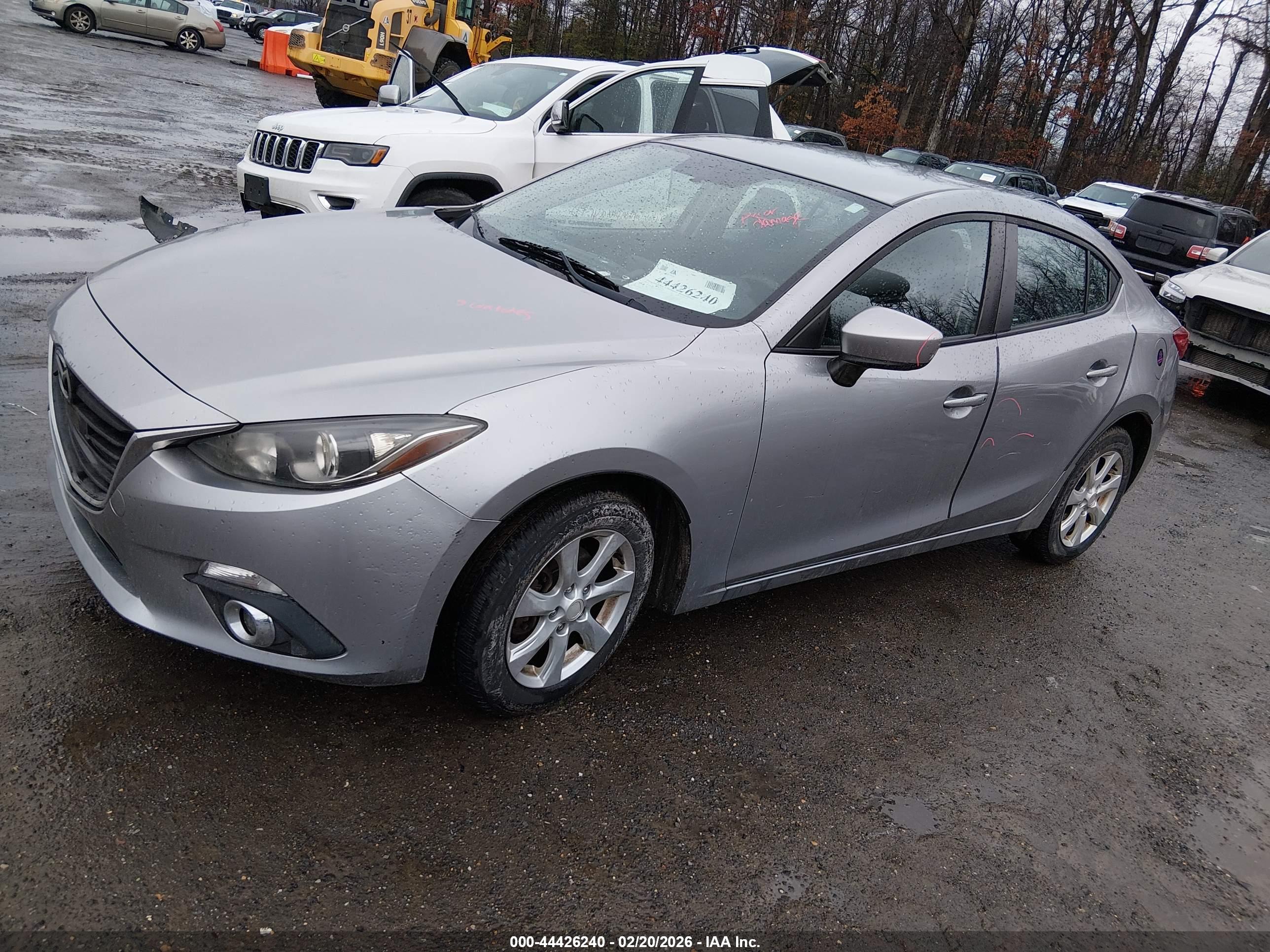 MAZDA MAZDA3 image 2