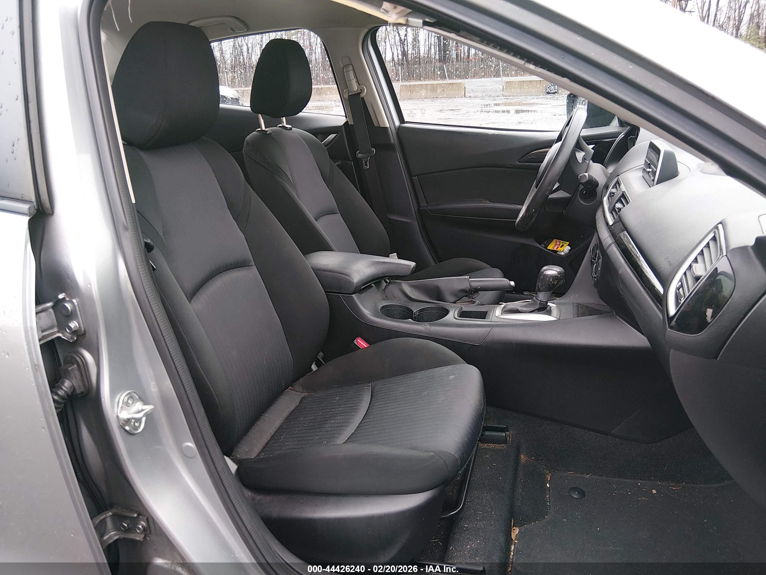 MAZDA MAZDA3 image 5