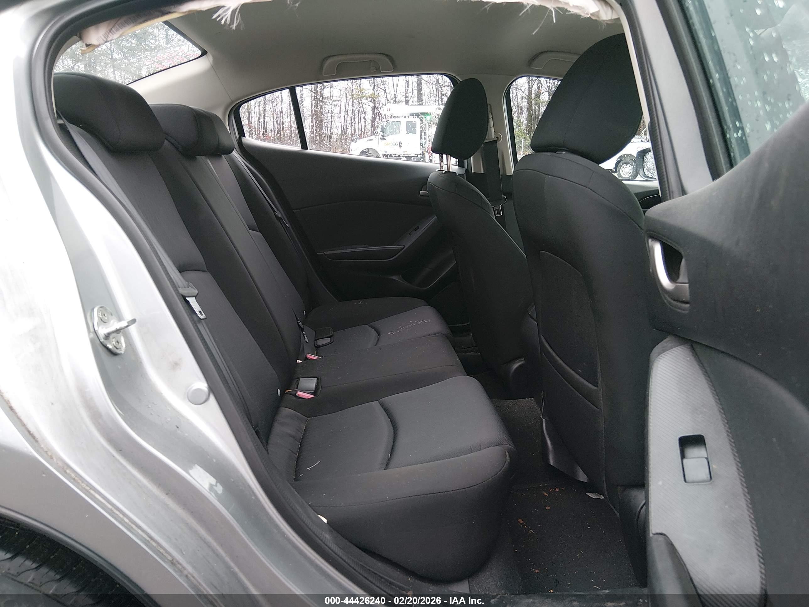 MAZDA MAZDA3 image 8