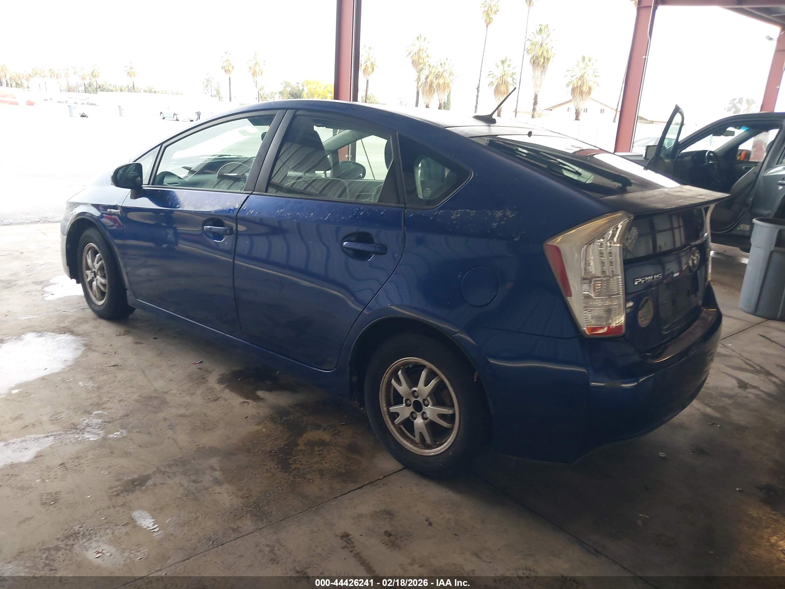 TOYOTA PRIUS image 3