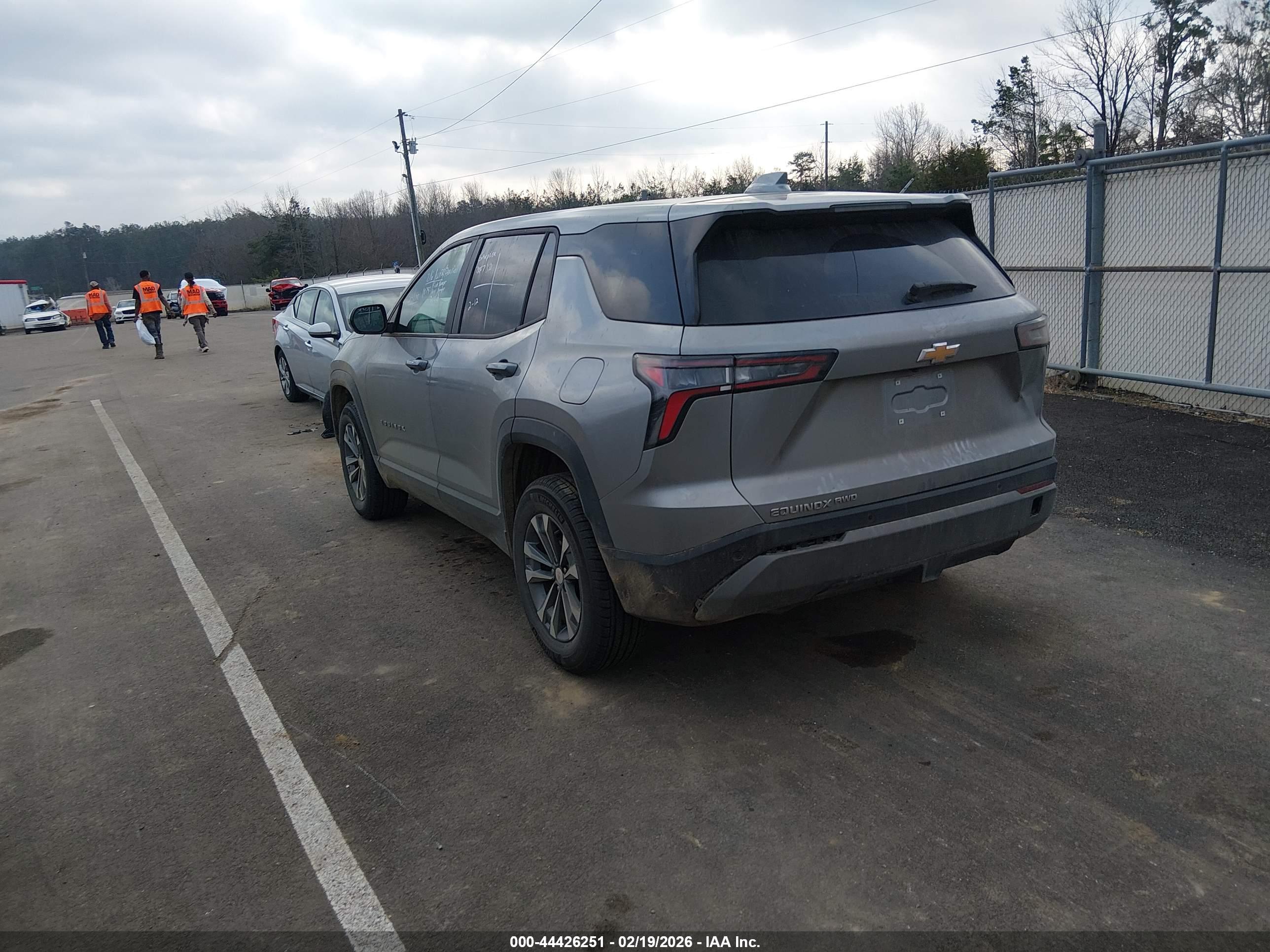 CHEVROLET EQUINOX image 3