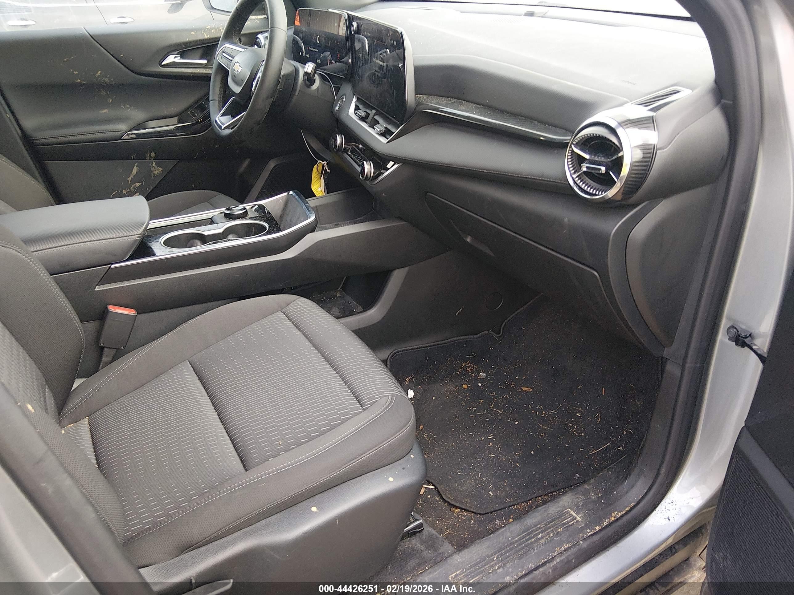 CHEVROLET EQUINOX image 5