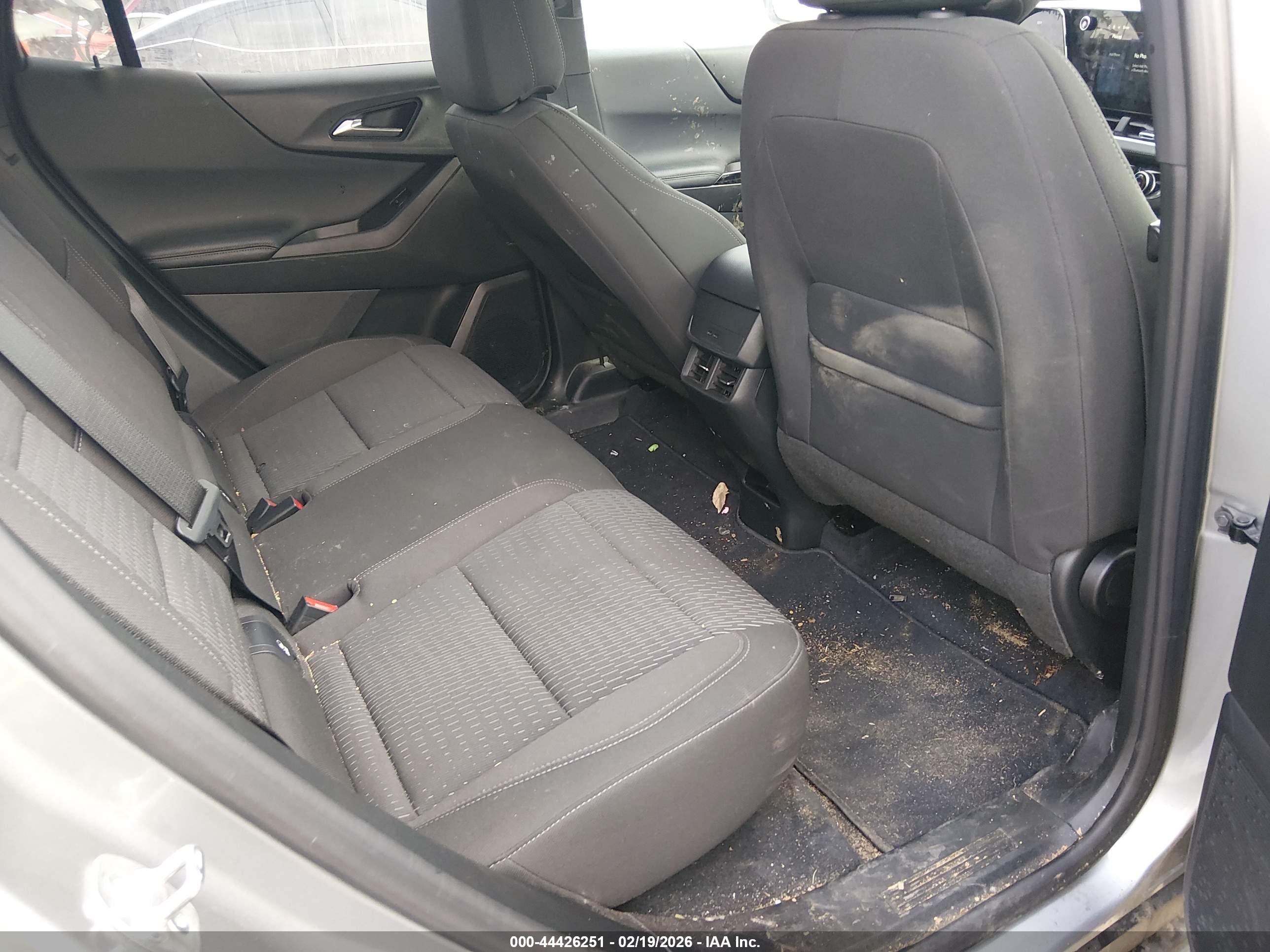 CHEVROLET EQUINOX image 8