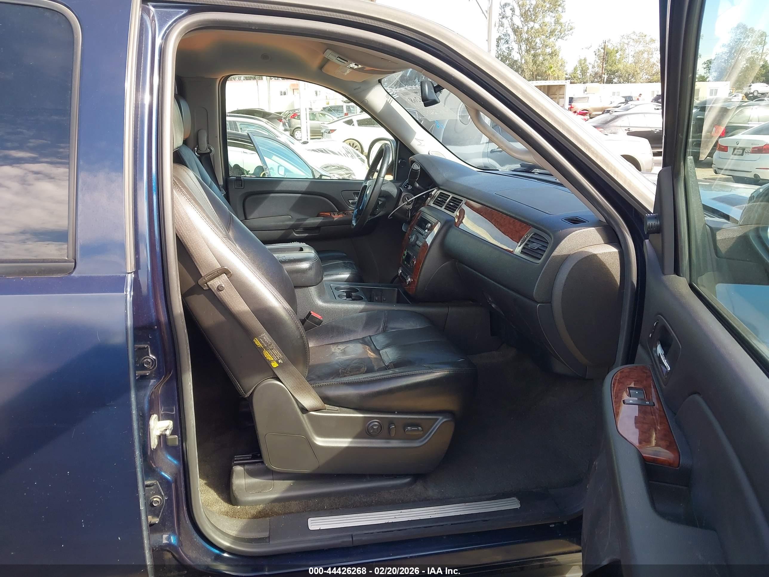 CHEVROLET TAHOE image 5