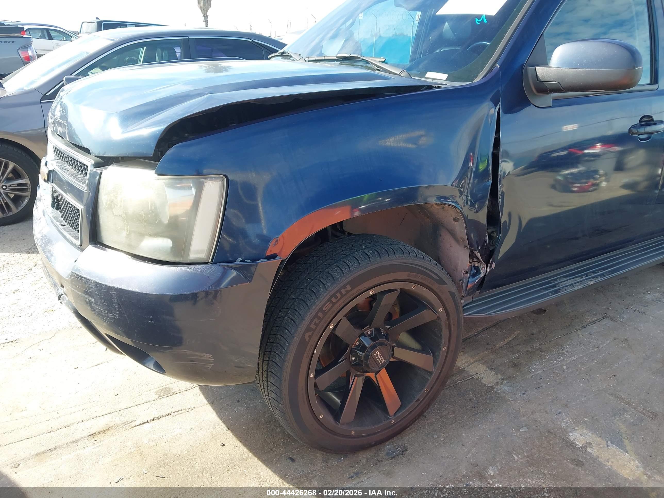 CHEVROLET TAHOE image 6