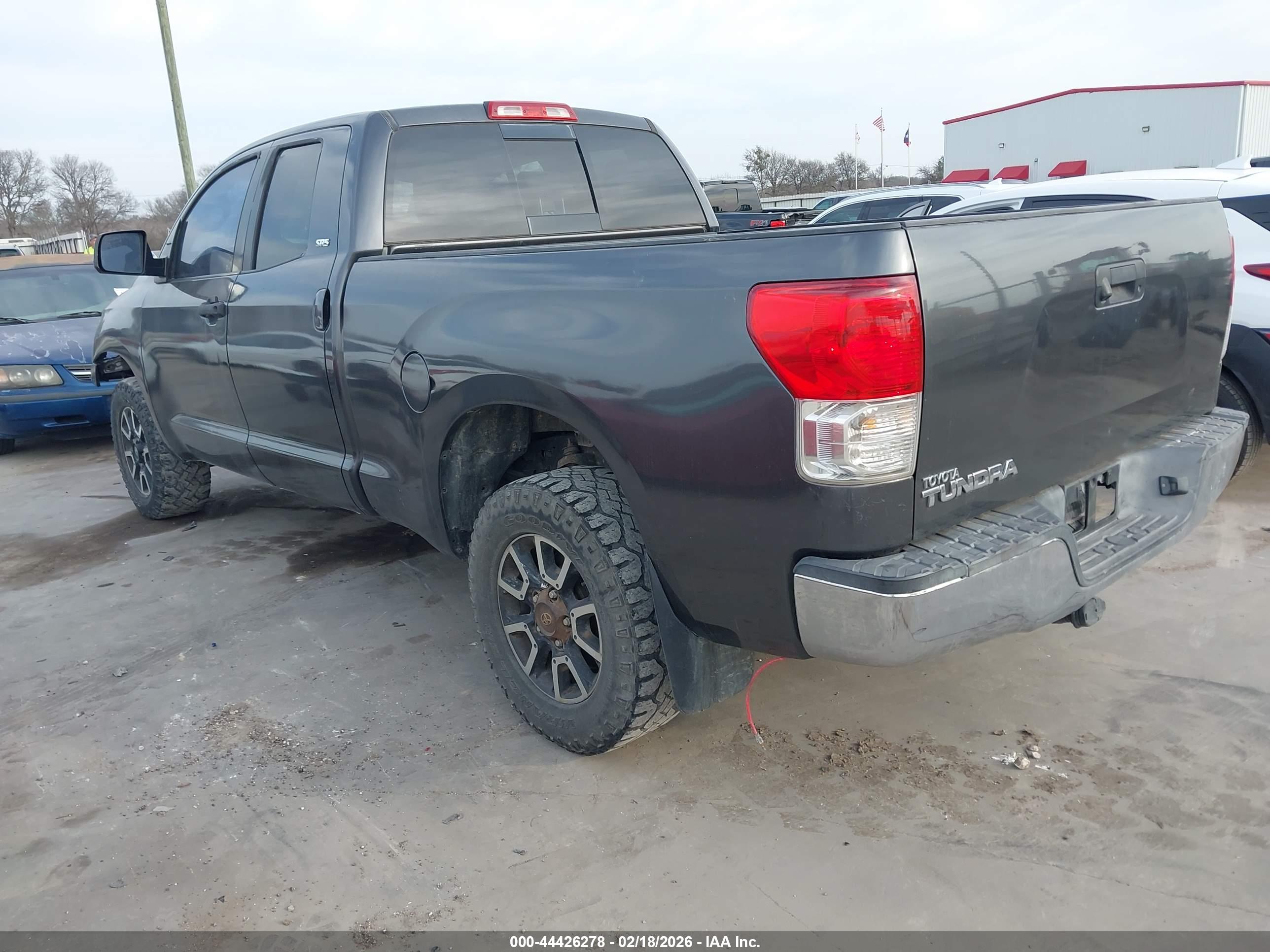 TOYOTA TUNDRA image 3