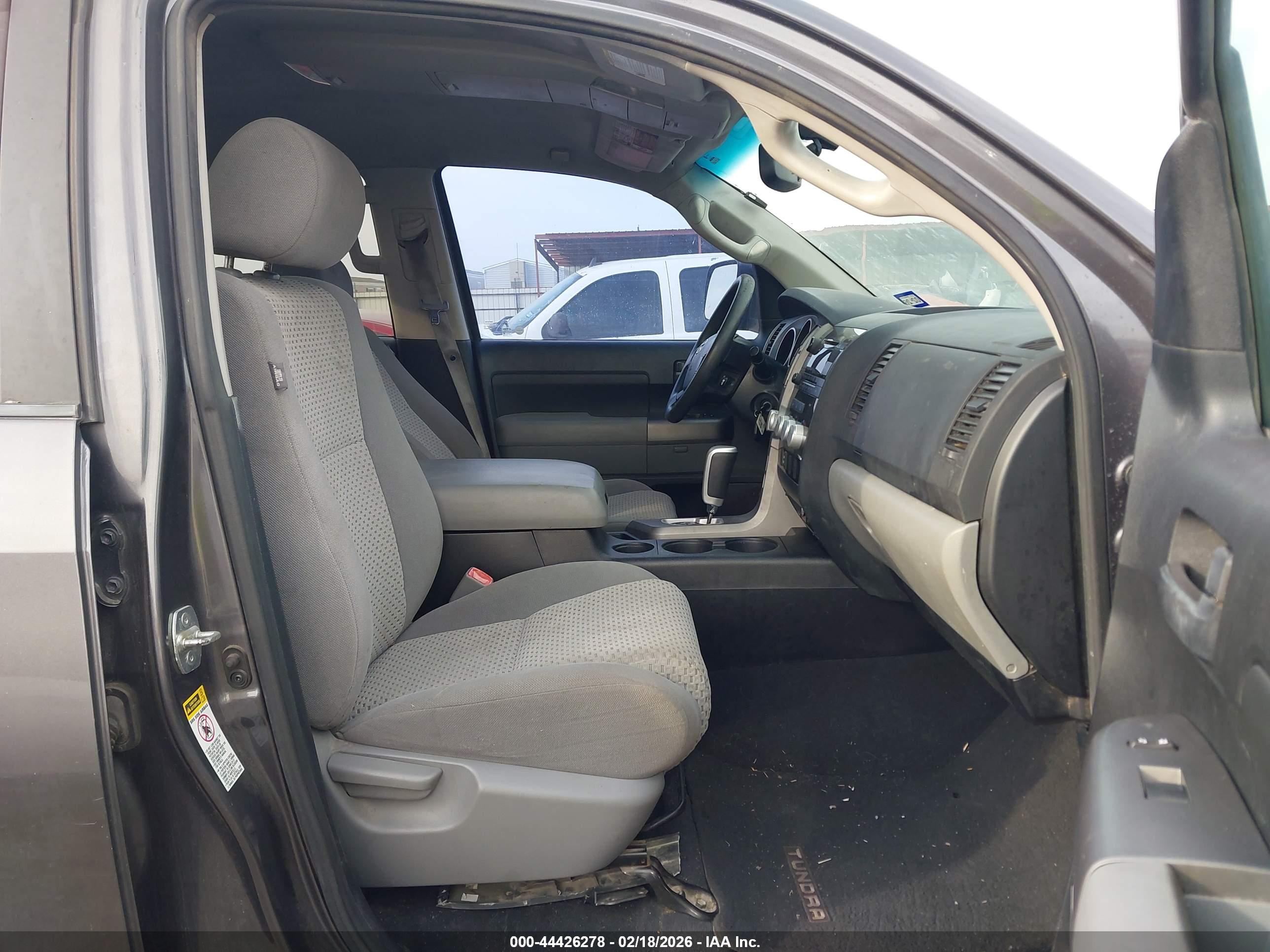 TOYOTA TUNDRA image 5