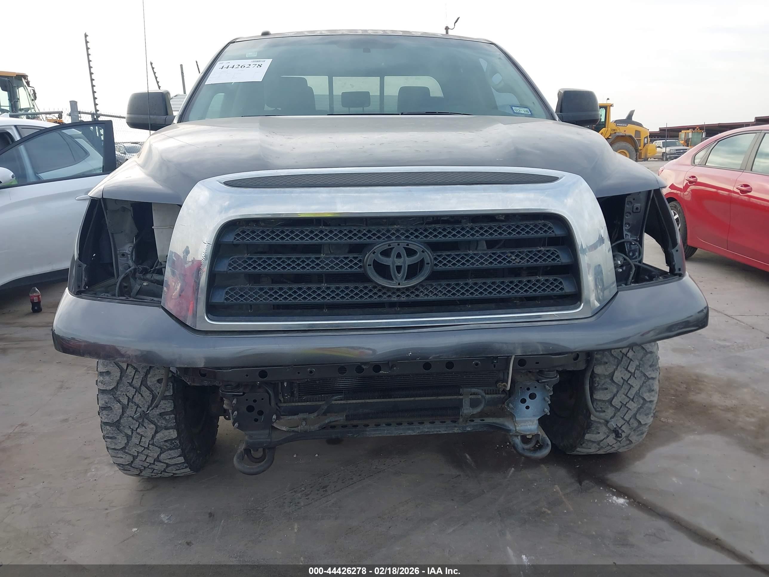 TOYOTA TUNDRA image 6