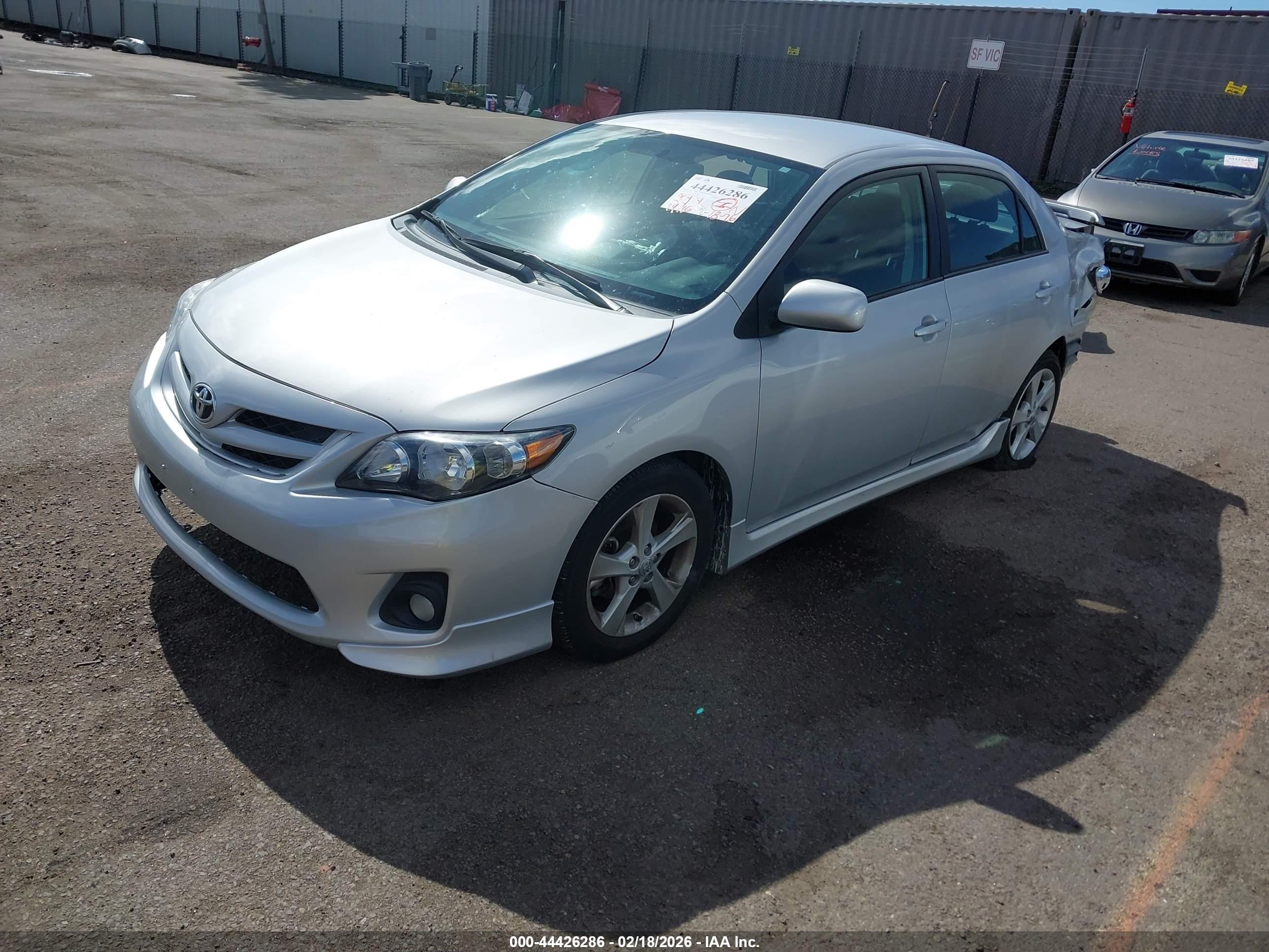 TOYOTA COROLLA image 2
